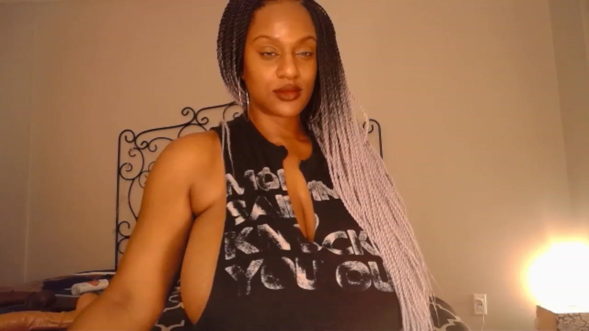 Gallery image thumbnail from TheIconicGirl's myfreecams stream on, 02/09/2023, 15:38 image 14 of 20