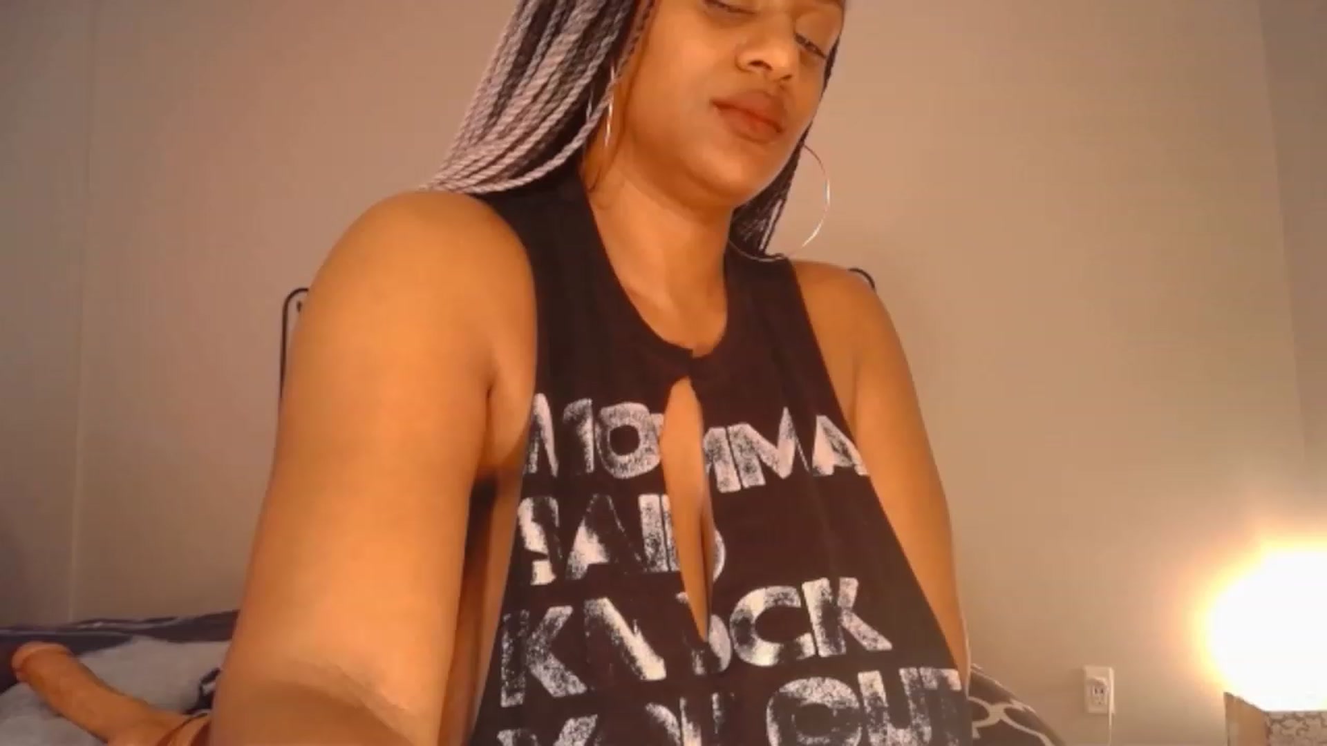 Gallery image thumbnail from TheIconicGirl's myfreecams stream on, 03/09/2023, 17:39 image 12 of 20