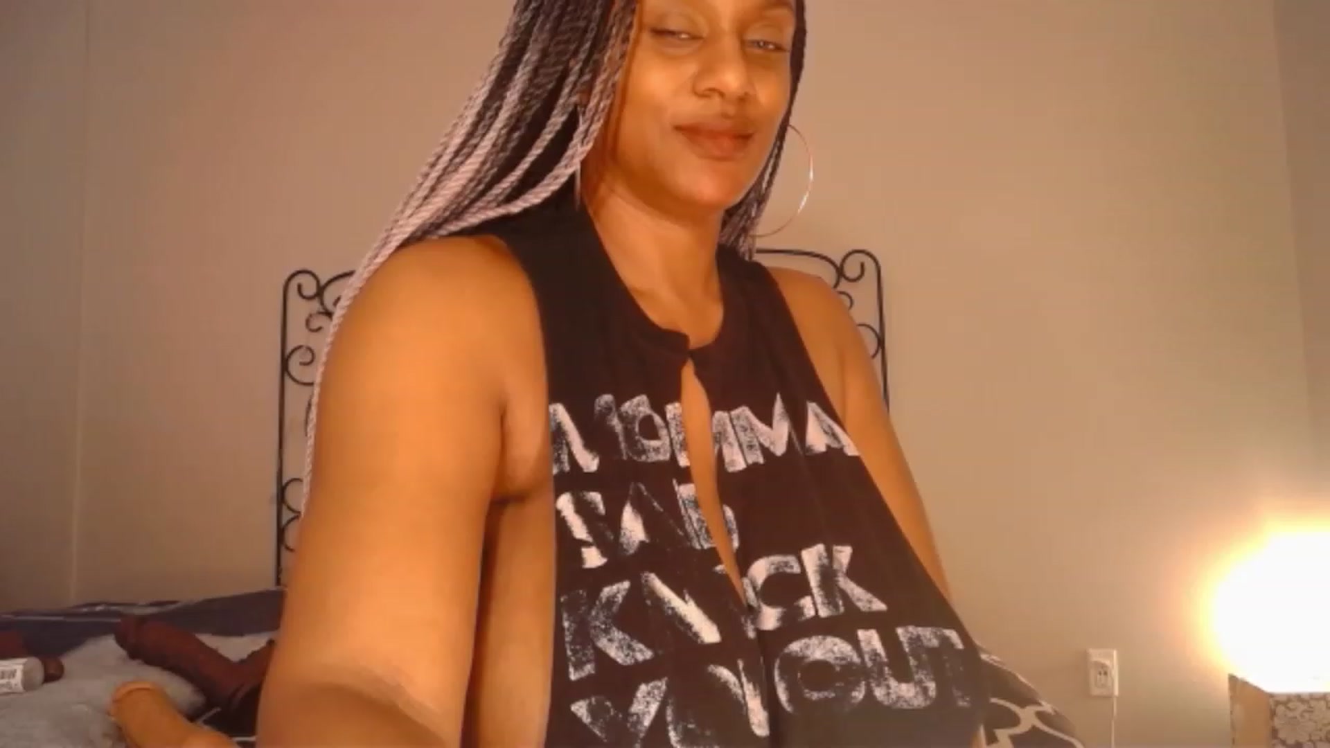 Gallery image thumbnail from TheIconicGirl's myfreecams stream on, 03/09/2023, 20:23 image 9 of 20