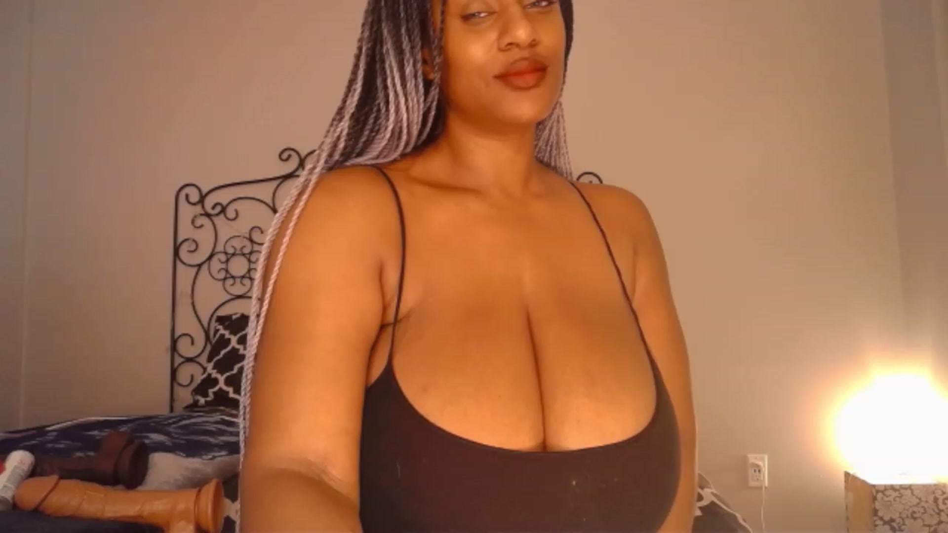Gallery image thumbnail from TheIconicGirl's myfreecams stream on, 03/14/2023, 16:48 image 12 of 20
