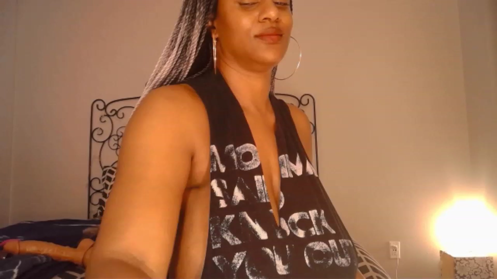 Gallery image thumbnail from TheIconicGirl's myfreecams stream on, 03/16/2023, 18:45 image 15 of 20