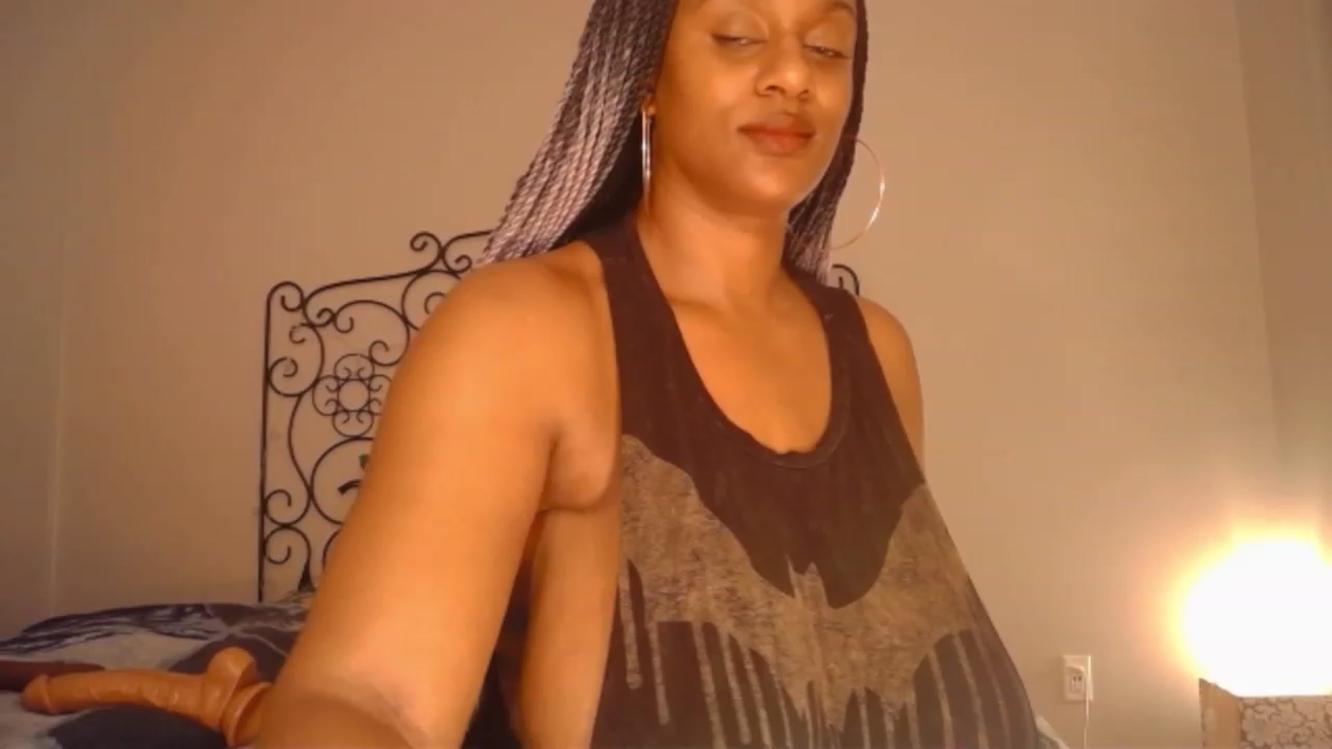 Gallery image thumbnail from TheIconicGirl's myfreecams stream on, 03/25/2023, 18:26 image 18 of 20