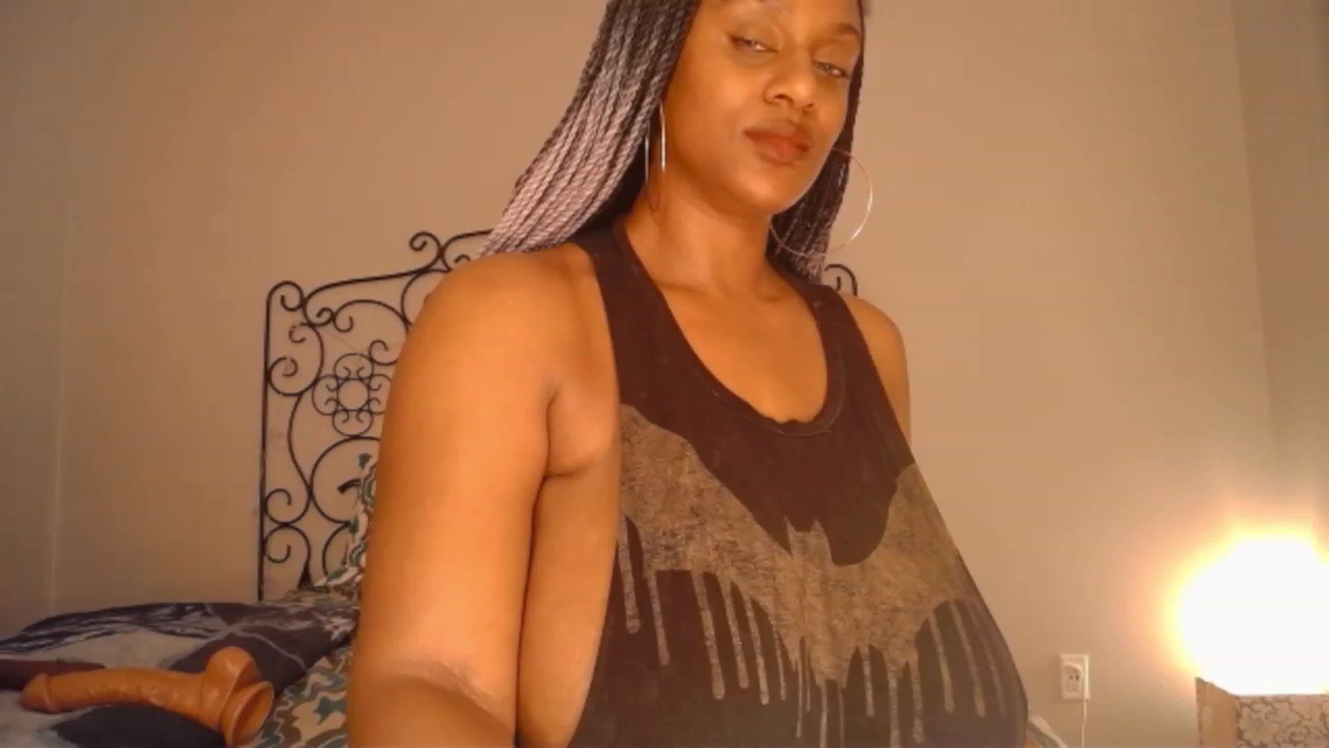 Gallery image thumbnail from TheIconicGirl's myfreecams stream on, 03/25/2023, 18:26 image 10 of 20