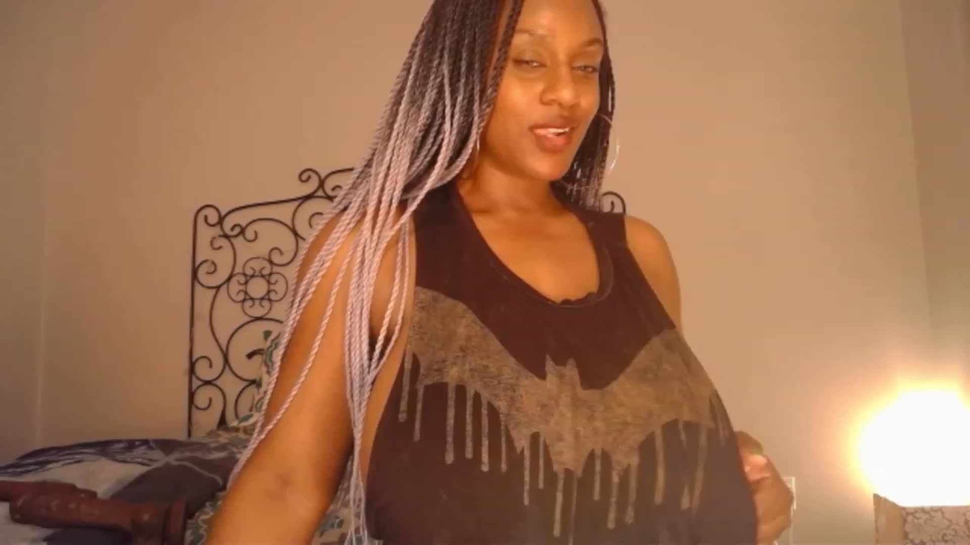 Gallery image thumbnail from TheIconicGirl's myfreecams stream on, 03/25/2023, 19:46 image 4 of 20