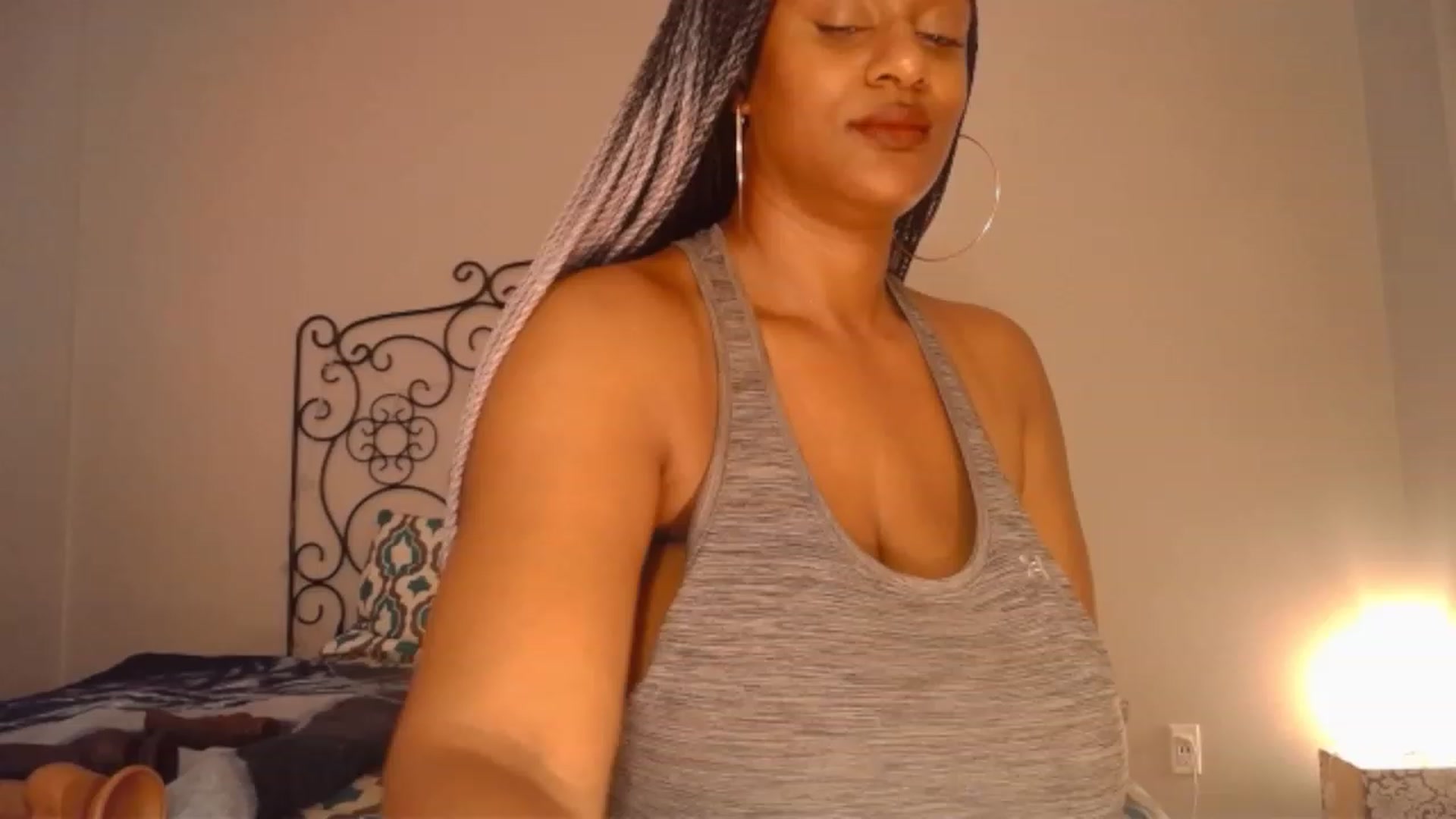 Gallery image thumbnail from TheIconicGirl's myfreecams stream on, 03/26/2023, 16:20 image 15 of 20