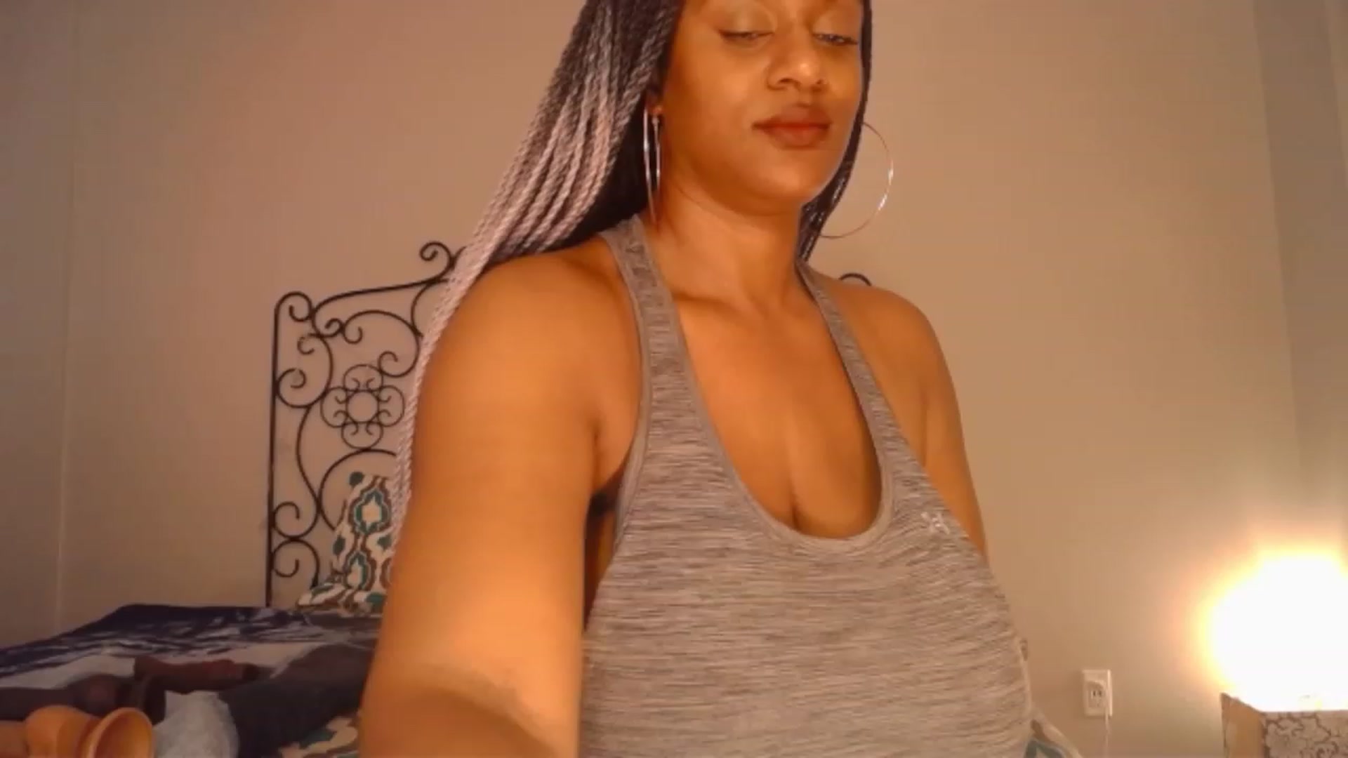 Gallery image thumbnail from TheIconicGirl's myfreecams stream on, 03/26/2023, 16:20 image 14 of 20