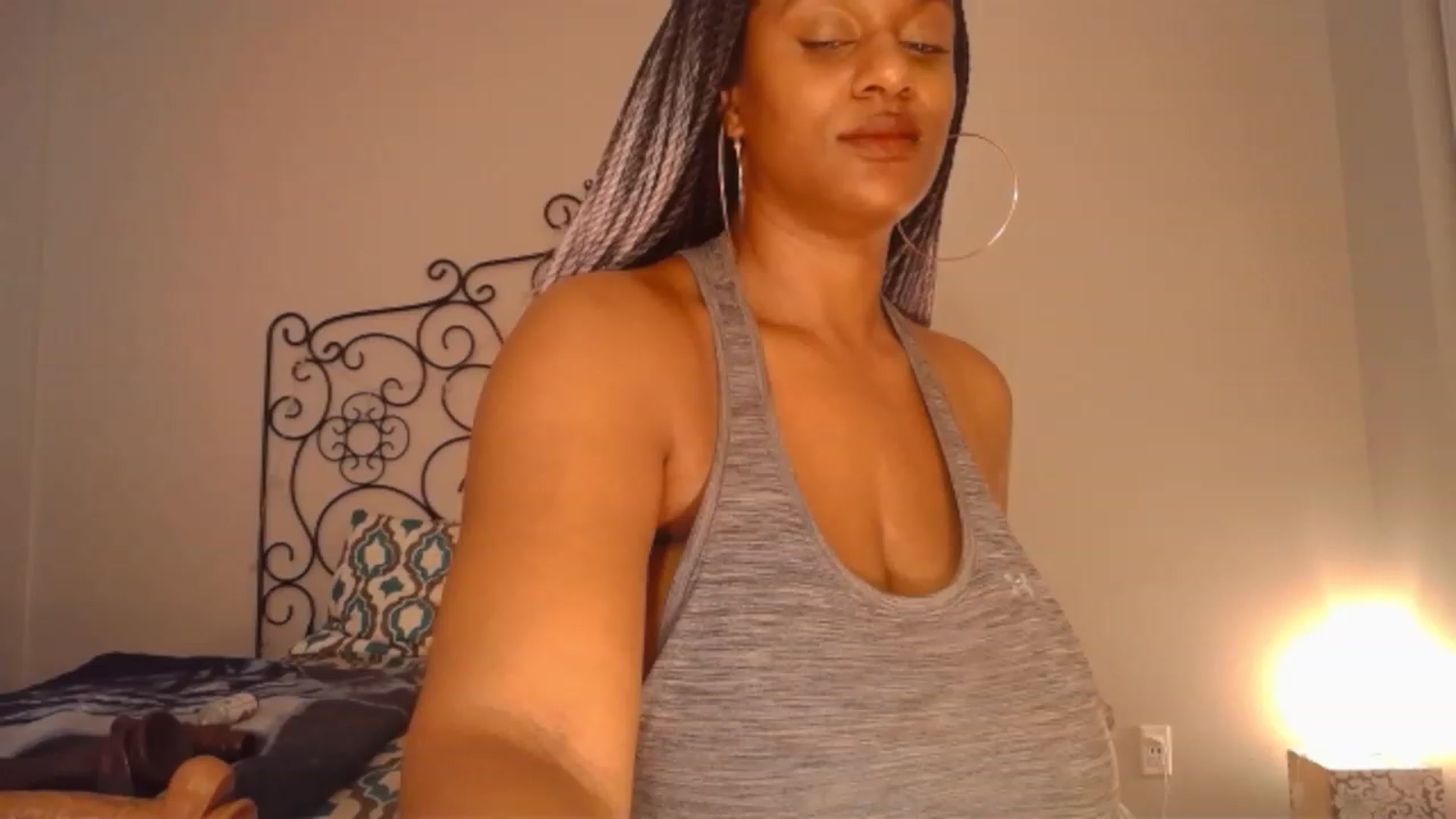 Gallery image thumbnail from TheIconicGirl's myfreecams stream on, 03/26/2023, 19:41 image 12 of 20