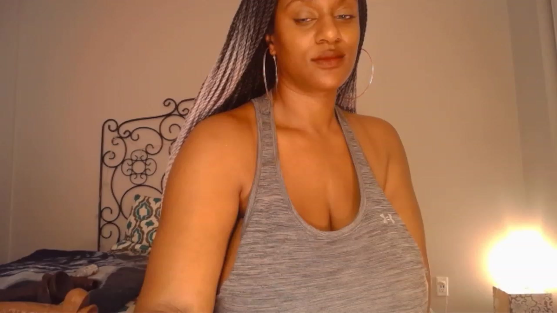 Gallery image thumbnail from TheIconicGirl's myfreecams stream on, 03/26/2023, 19:41 image 15 of 20