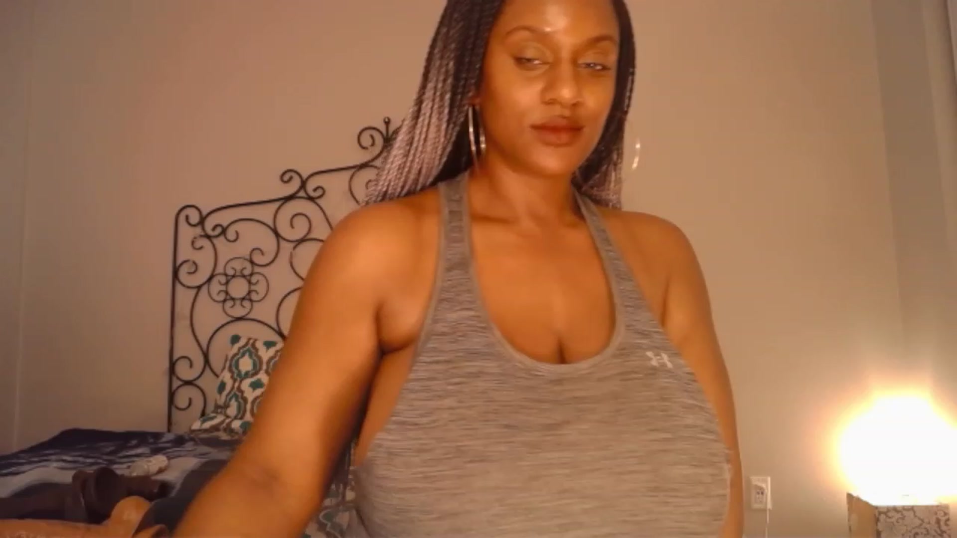 Gallery image thumbnail from TheIconicGirl's myfreecams stream on, 03/26/2023, 19:41 image 16 of 20