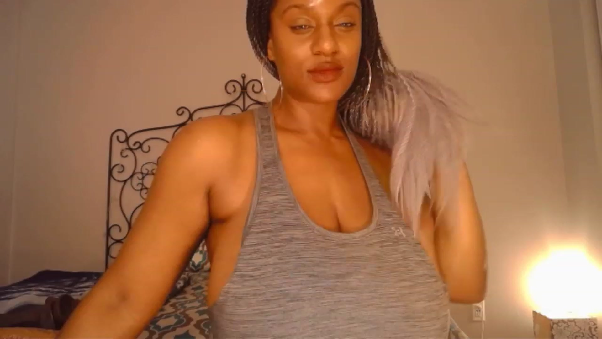 Gallery image thumbnail from TheIconicGirl's myfreecams stream on, 03/26/2023, 19:41 image 17 of 20