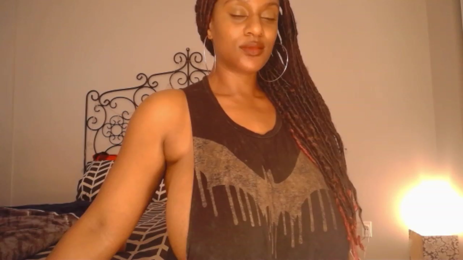 Gallery image thumbnail from TheIconicGirl's myfreecams stream on, 04/15/2023, 17:49 image 18 of 20