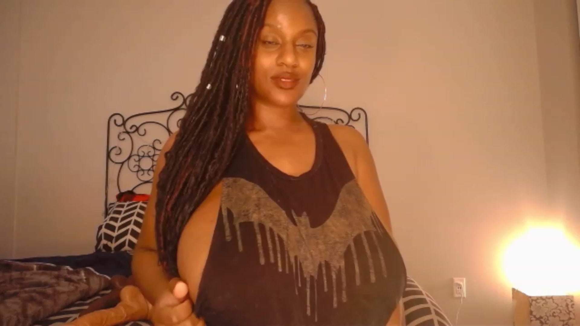 Gallery image thumbnail from TheIconicGirl's myfreecams stream on, 04/15/2023, 17:49 image 2 of 20