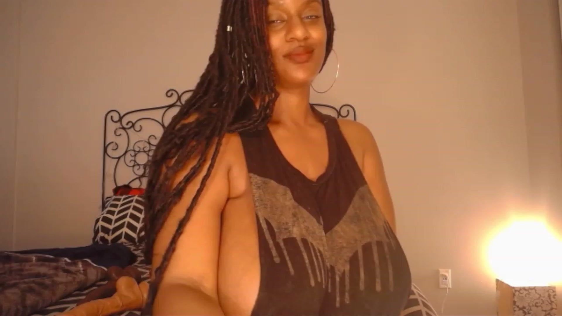 Gallery image thumbnail from TheIconicGirl's myfreecams stream on, 04/15/2023, 17:49 image 4 of 20
