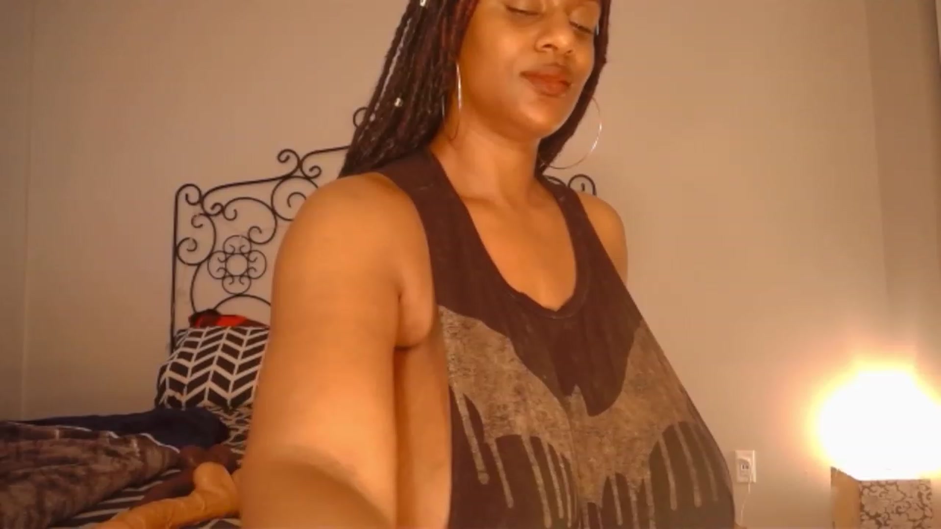 Gallery image thumbnail from TheIconicGirl's myfreecams stream on, 04/15/2023, 17:49 image 17 of 20