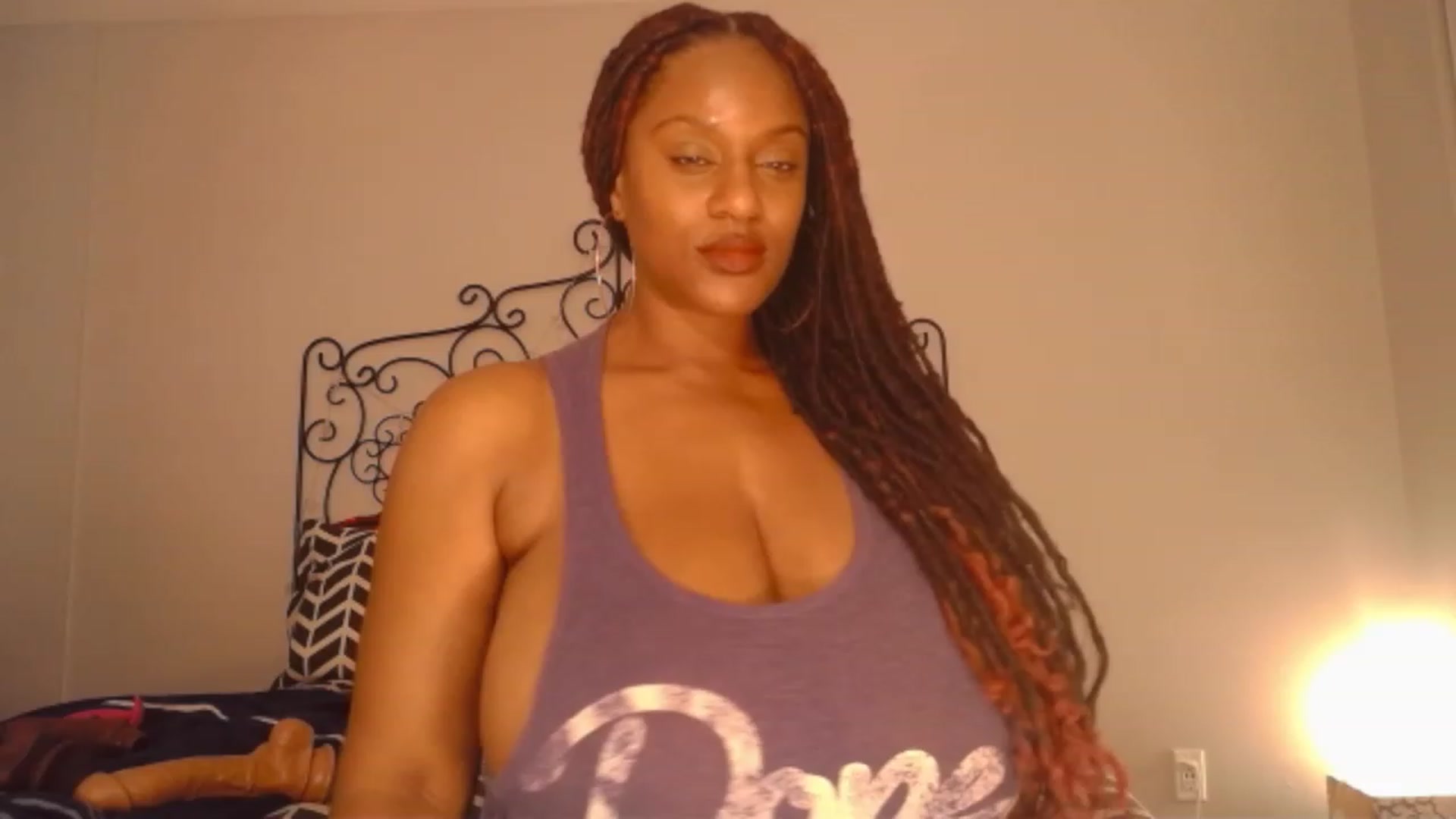 Gallery image thumbnail from TheIconicGirl's myfreecams stream on, 04/18/2023, 16:52 image 6 of 20
