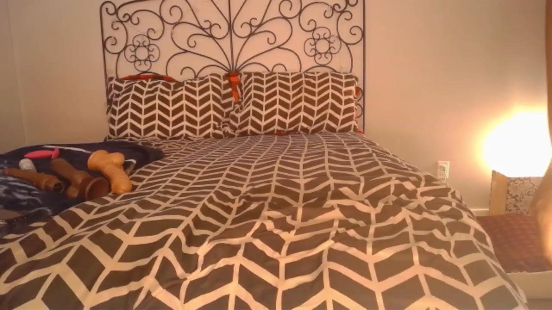 Gallery image thumbnail from TheIconicGirl's myfreecams stream on, 04/18/2023, 20:22 image 20 of 20