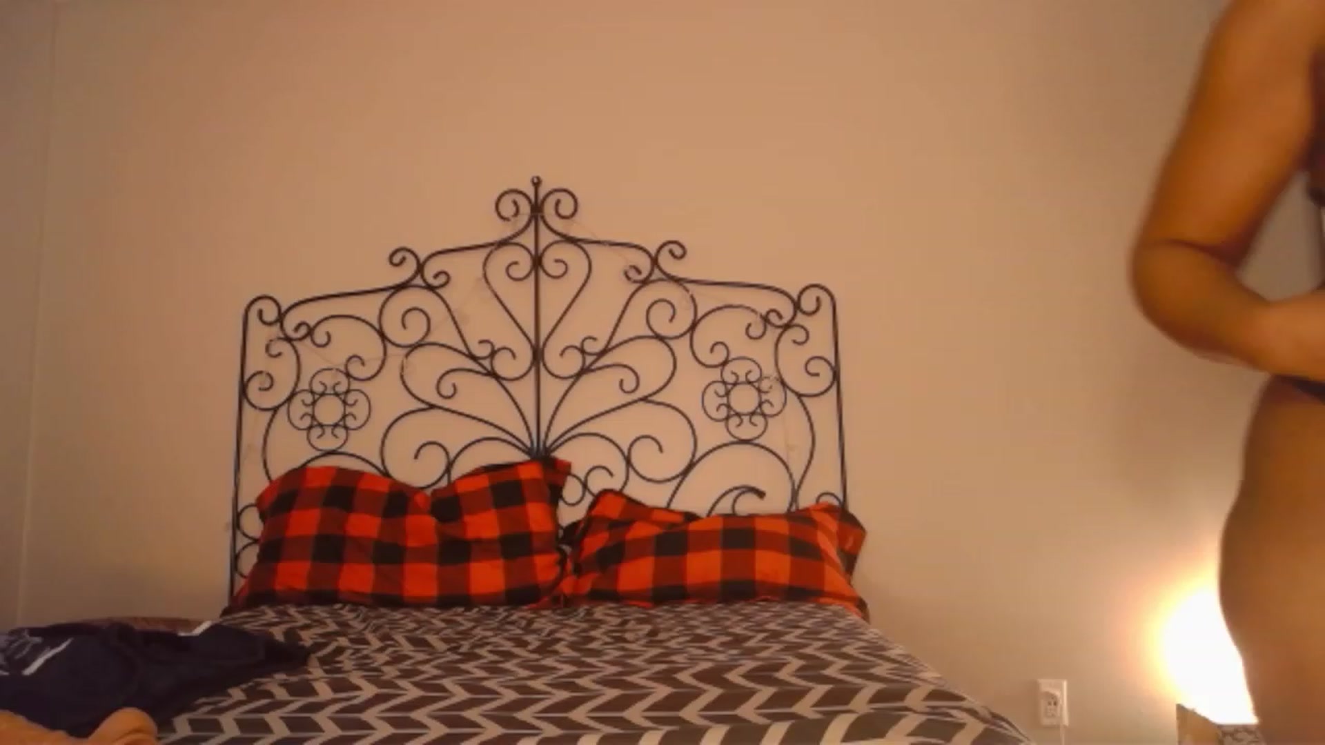 Gallery image thumbnail from TheIconicGirl's myfreecams stream on, 04/23/2023, 17:12 image 1 of 20