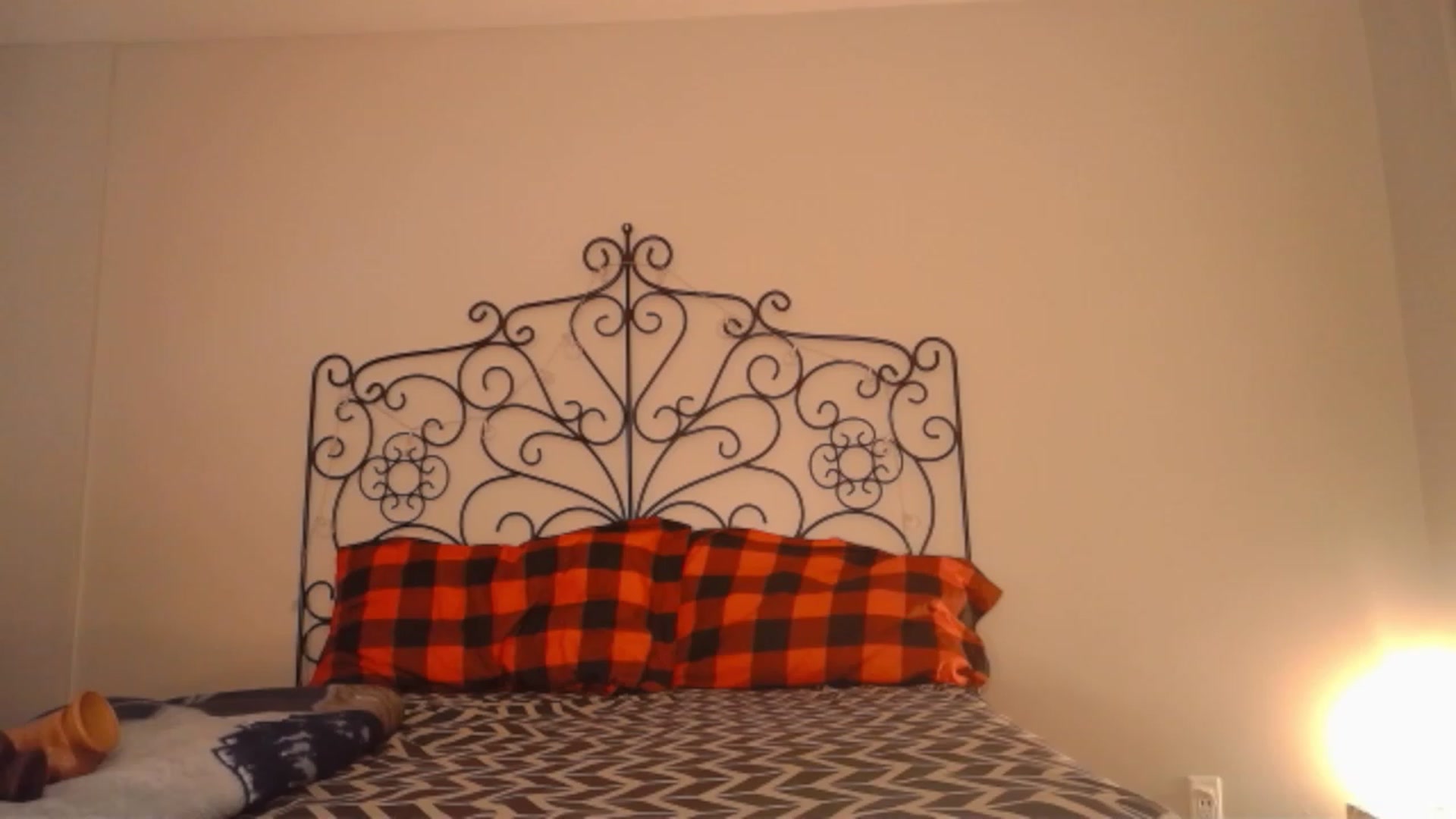 Gallery image thumbnail from TheIconicGirl's myfreecams stream on, 04/25/2023, 16:07 image 13 of 20