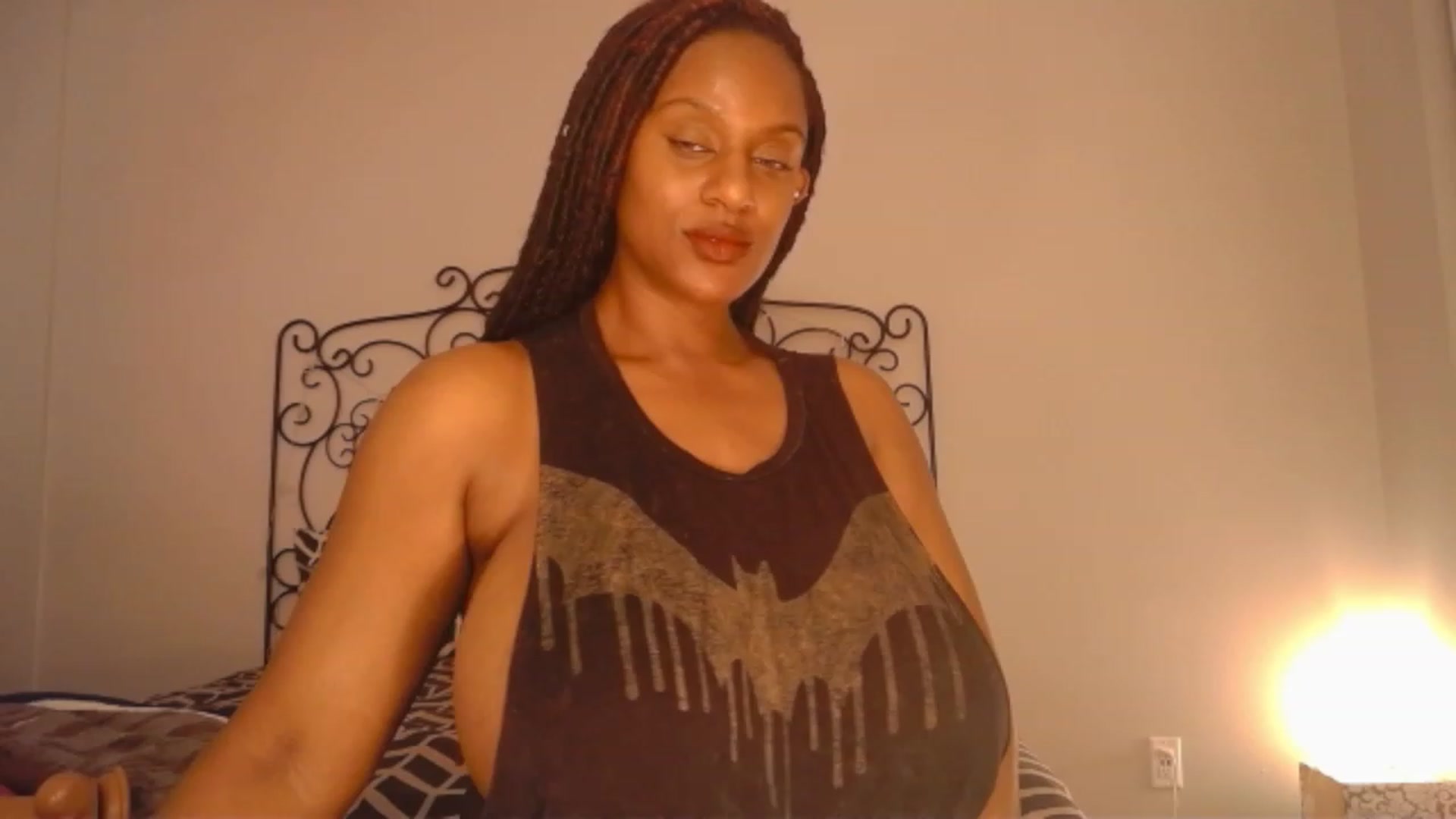Gallery image thumbnail from TheIconicGirl's myfreecams stream on, 05/04/2023, 19:10 image 18 of 20