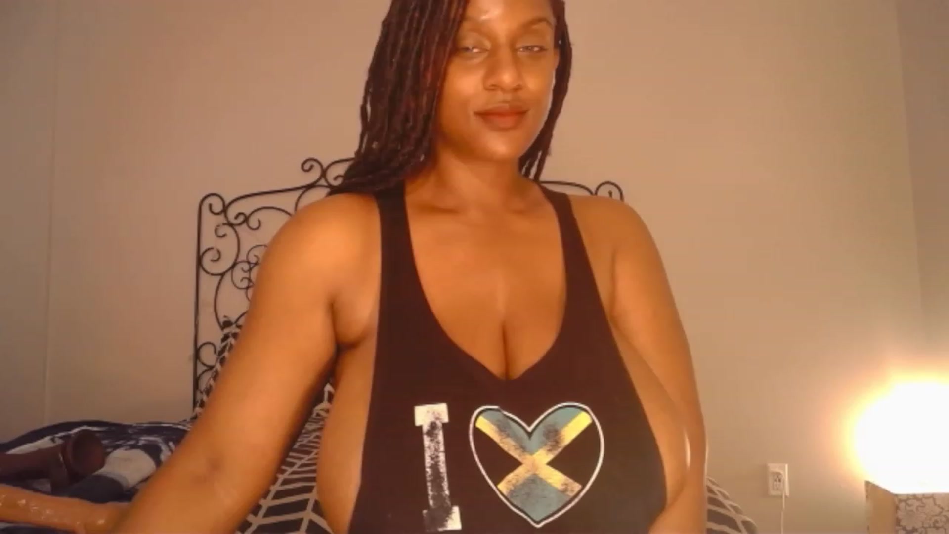 Gallery image thumbnail from TheIconicGirl's myfreecams stream on, 05/13/2023, 18:52 image 19 of 20
