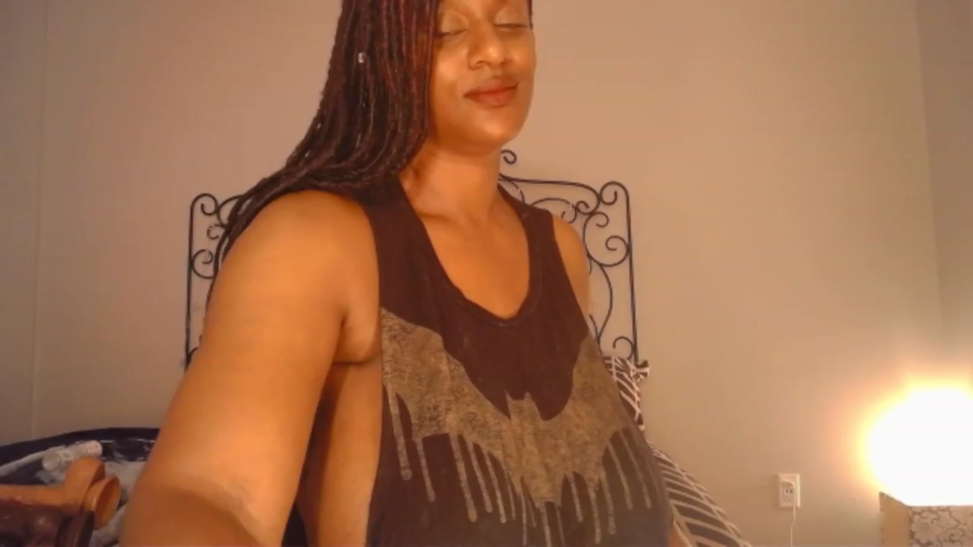 Gallery image thumbnail from TheIconicGirl's myfreecams stream on, 05/14/2023, 16:03 image 17 of 20