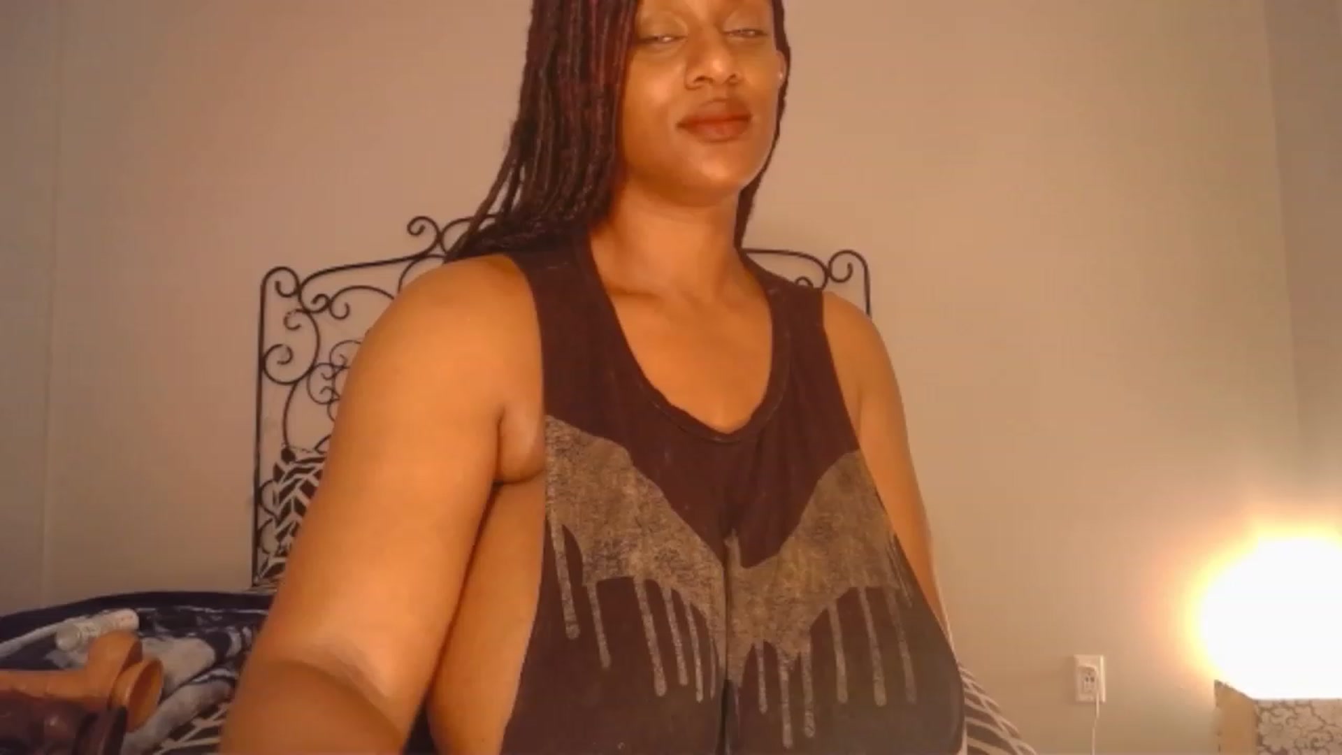Gallery image thumbnail from TheIconicGirl's myfreecams stream on, 05/14/2023, 16:03 image 9 of 20