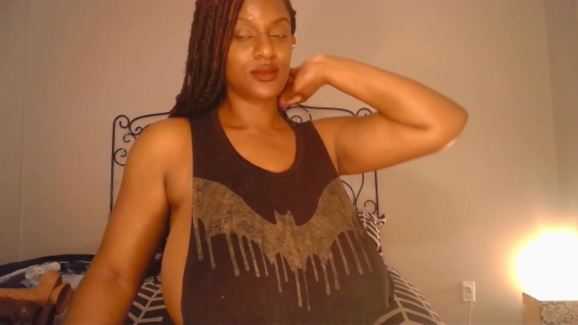Gallery image thumbnail from TheIconicGirl's myfreecams stream on, 05/14/2023, 16:03 image 12 of 20