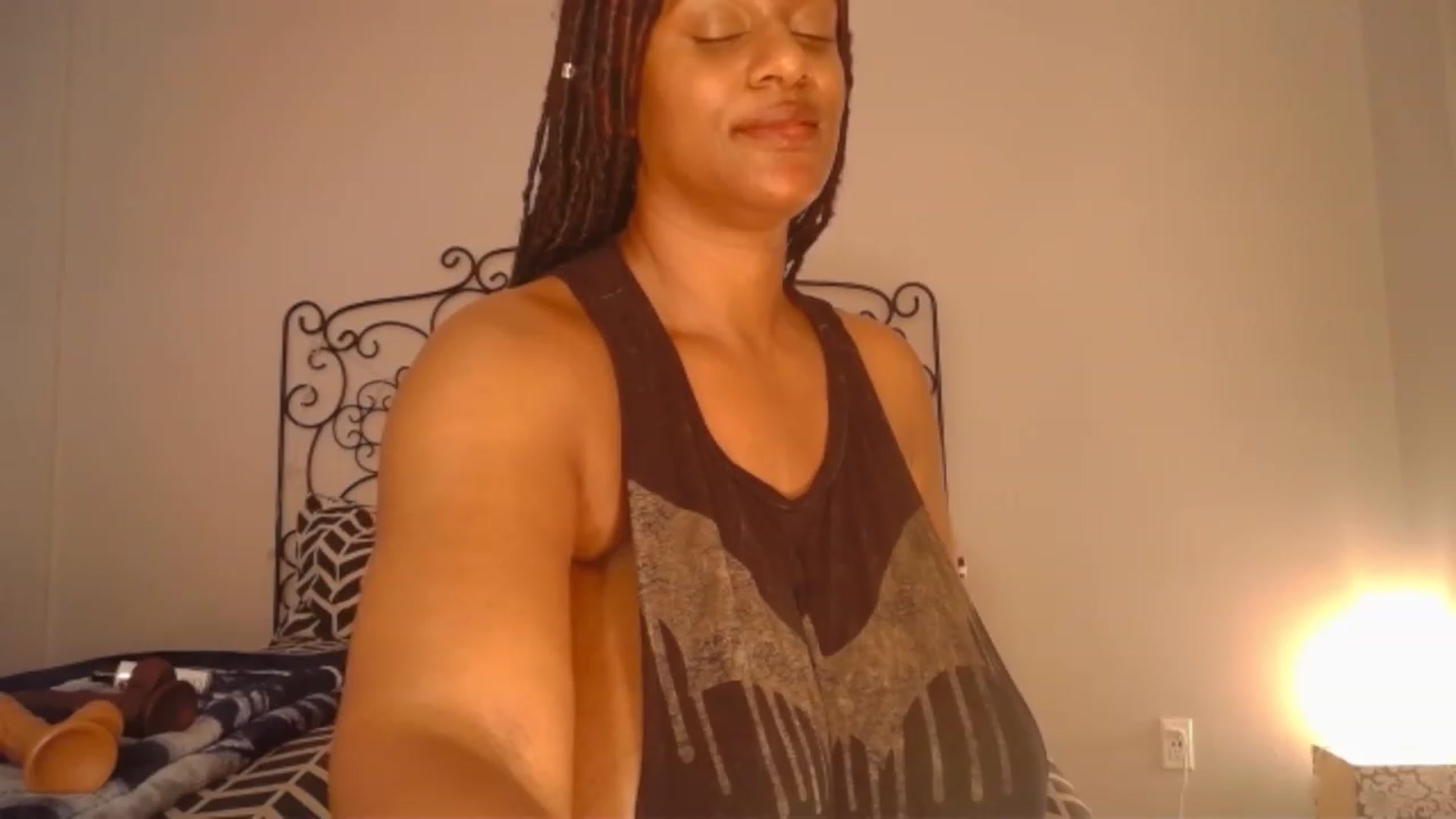 Gallery image thumbnail from TheIconicGirl's myfreecams stream on, 05/14/2023, 17:46 image 15 of 20