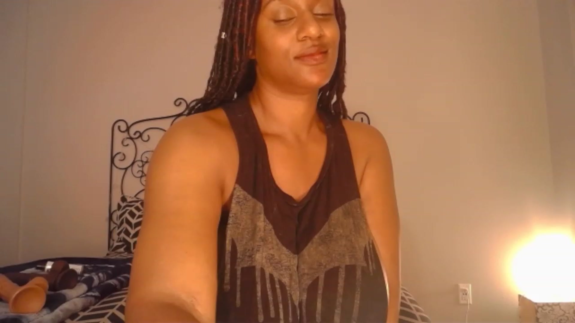 Gallery image thumbnail from TheIconicGirl's myfreecams stream on, 05/14/2023, 17:46 image 13 of 20