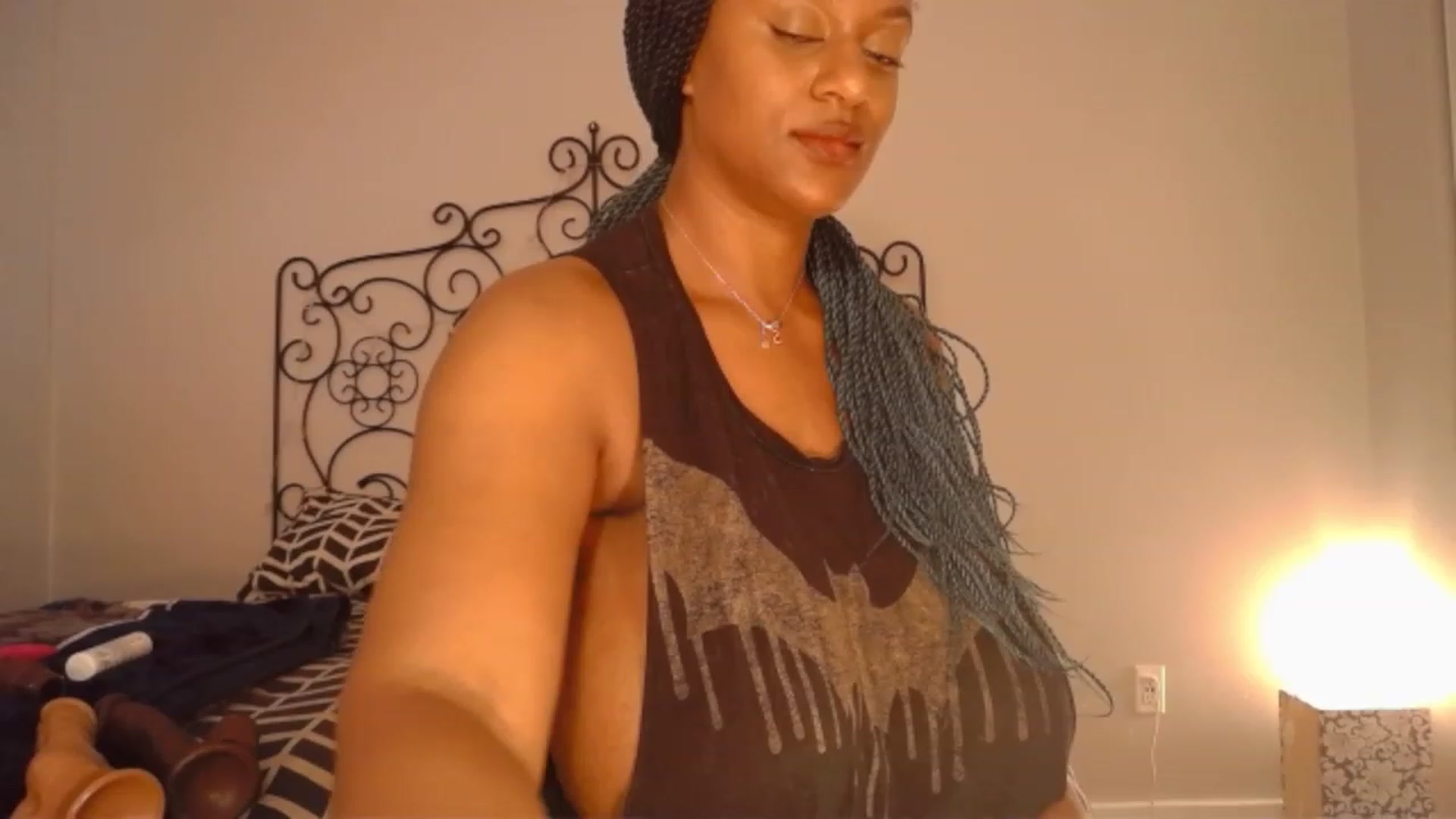 Gallery image thumbnail from TheIconicGirl's myfreecams stream on, 06/08/2023, 17:08 image 16 of 20
