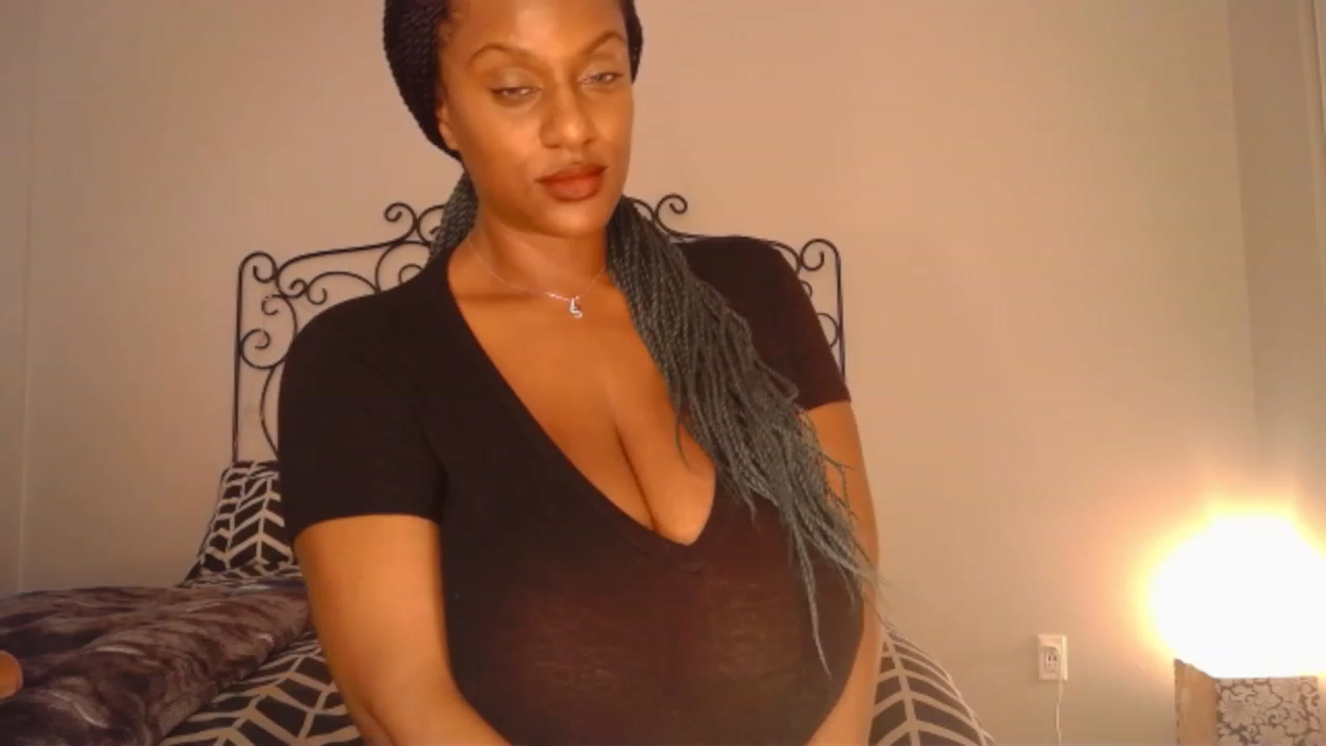Gallery image thumbnail from TheIconicGirl's myfreecams stream on, 06/10/2023, 16:43 image 7 of 20