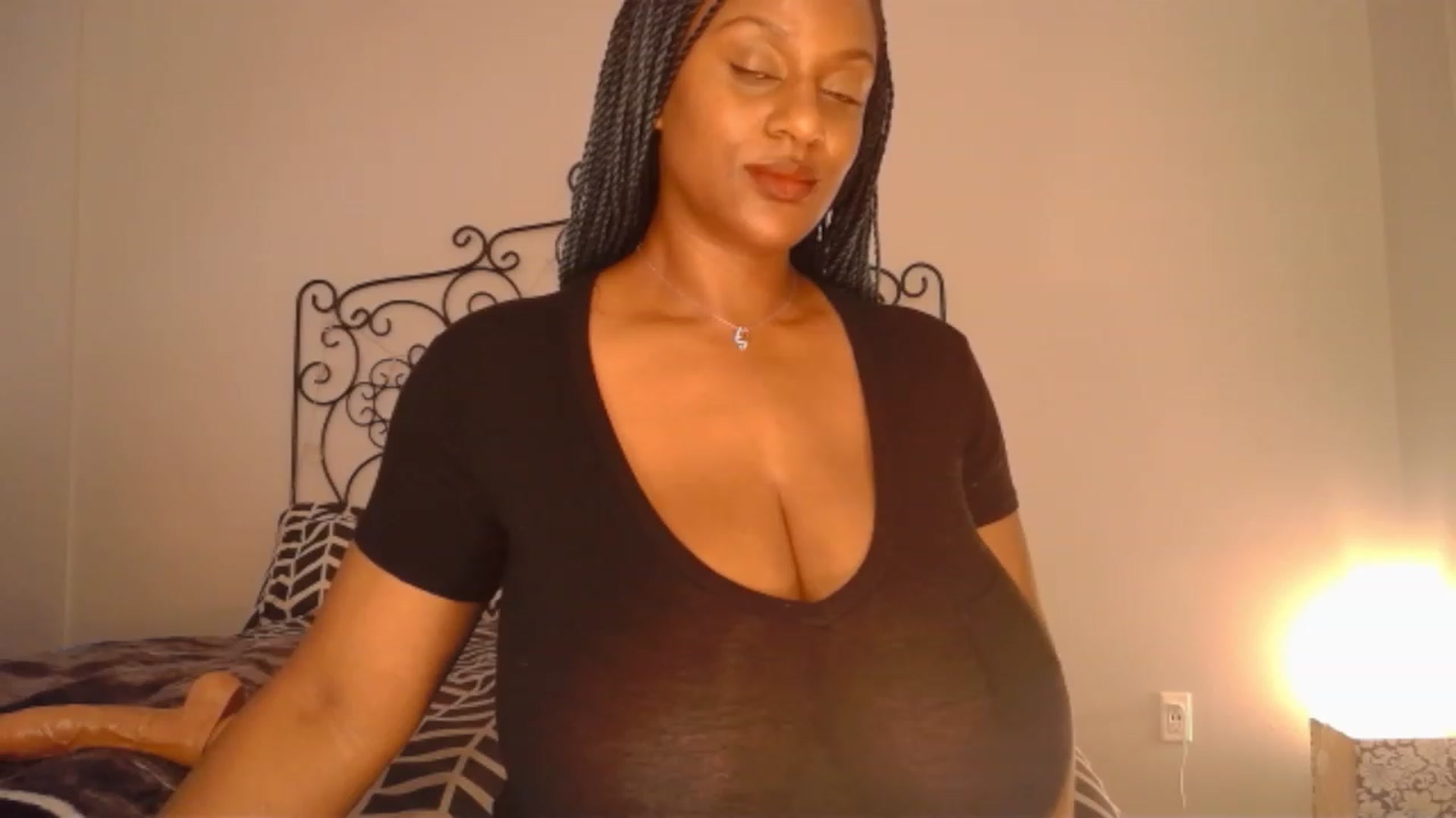 Gallery image thumbnail from TheIconicGirl's myfreecams stream on, 06/10/2023, 17:55 image 5 of 20