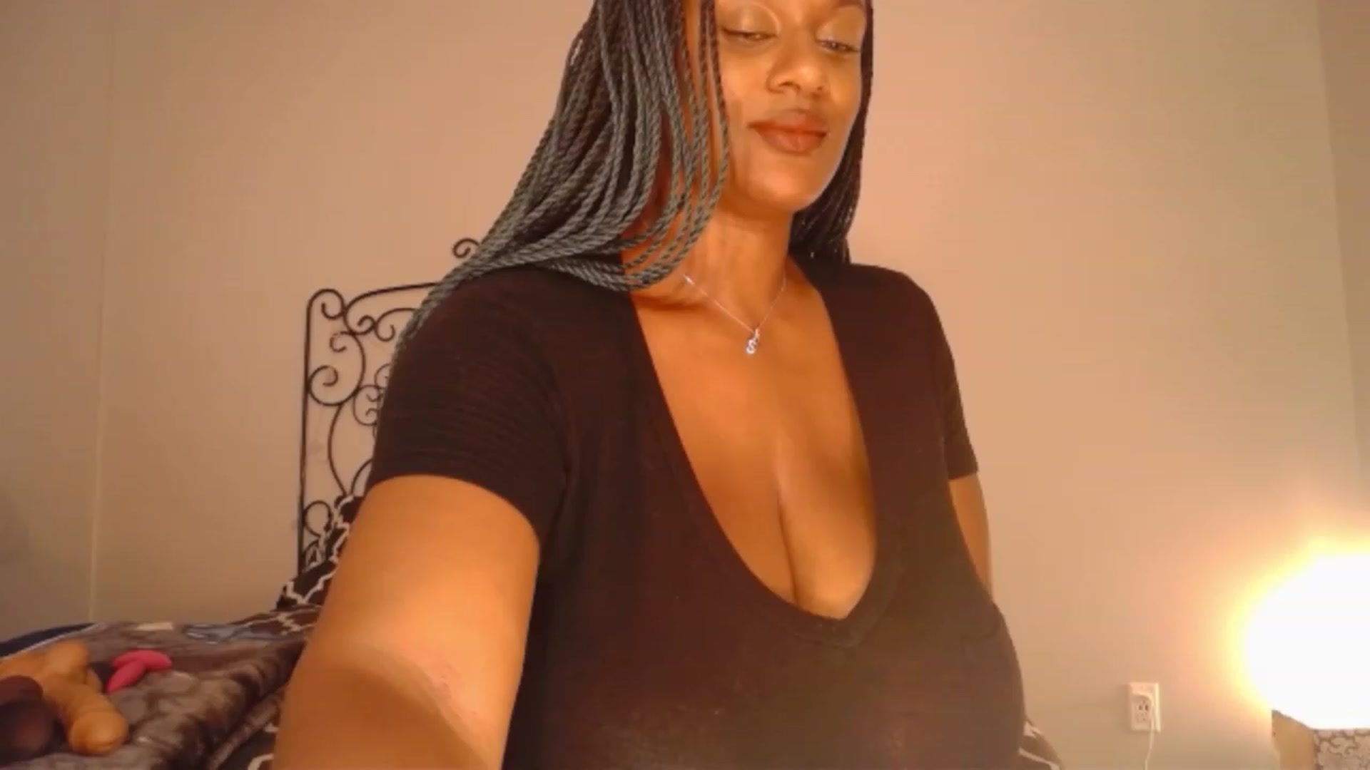 Gallery image thumbnail from TheIconicGirl's myfreecams stream on, 07/03/2023, 23:55 image 2 of 20