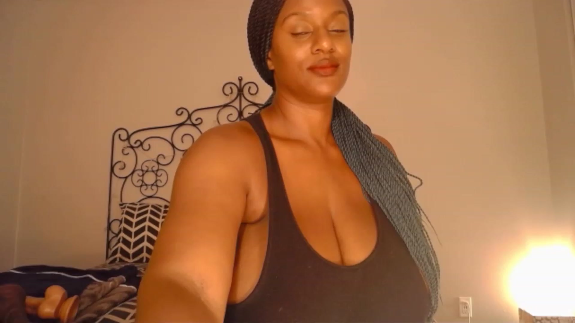 Gallery image thumbnail from TheIconicGirl's myfreecams stream on, 07/13/2023, 24:17 image 15 of 20