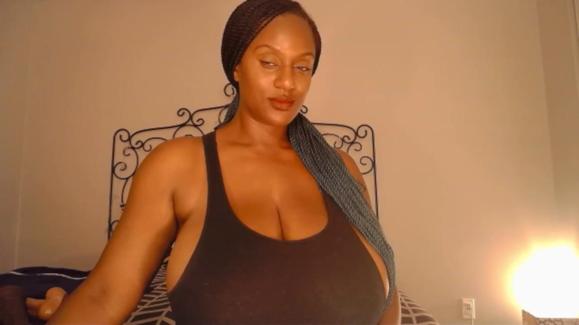 Gallery image thumbnail from TheIconicGirl's myfreecams stream on, 07/13/2023, 24:17 image 12 of 20
