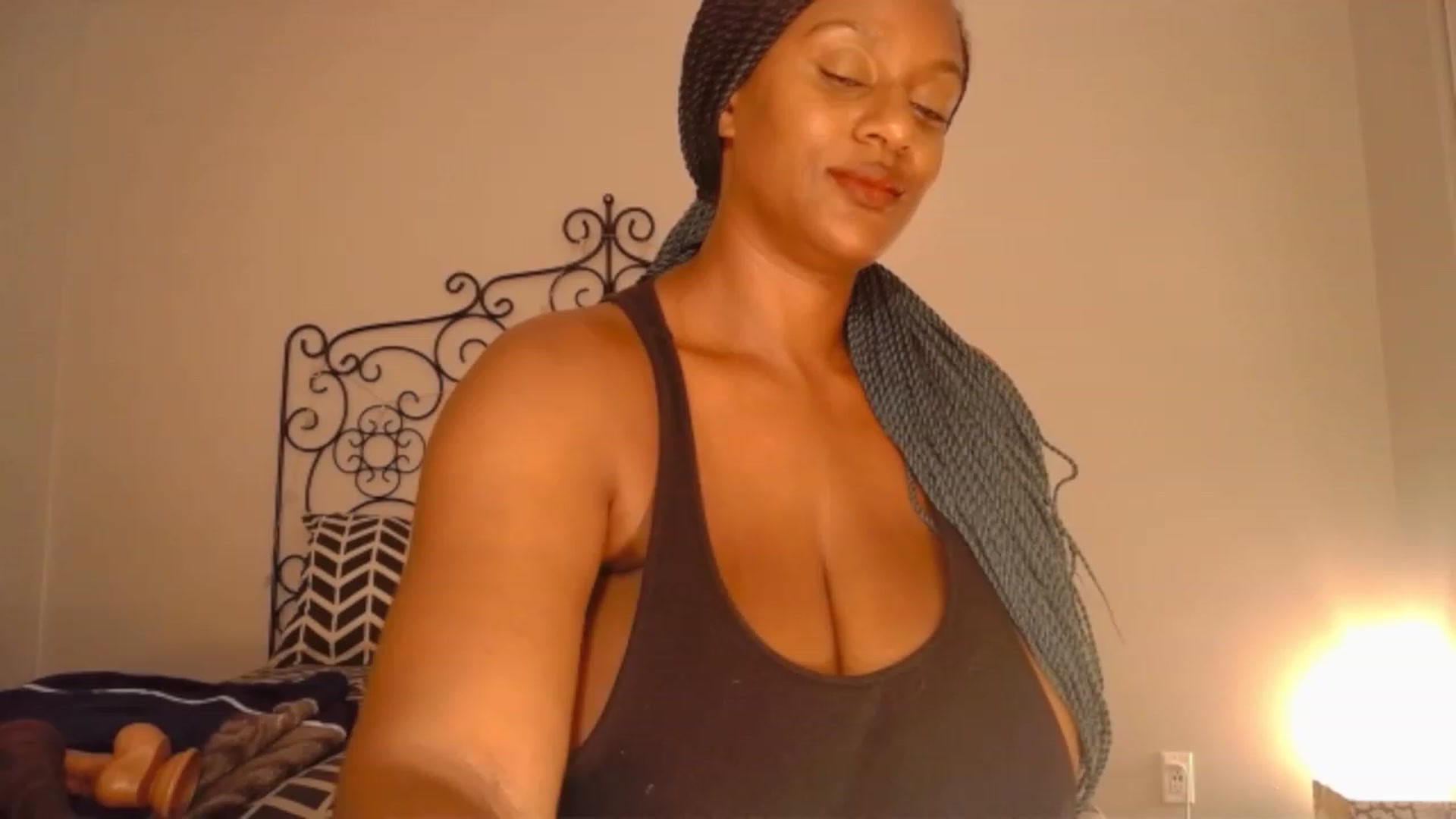 Gallery image thumbnail from TheIconicGirl's myfreecams stream on, 07/13/2023, 24:17 image 14 of 20