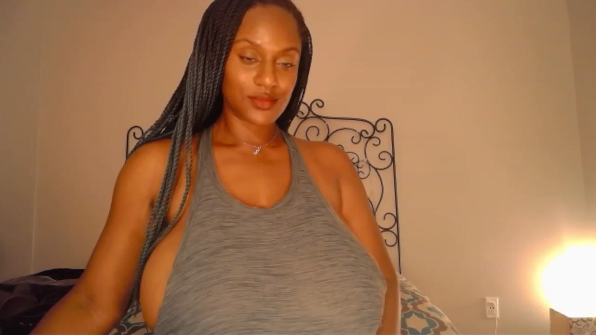 Gallery image thumbnail from TheIconicGirl's myfreecams stream on, 07/20/2023, 24:08 image 14 of 20