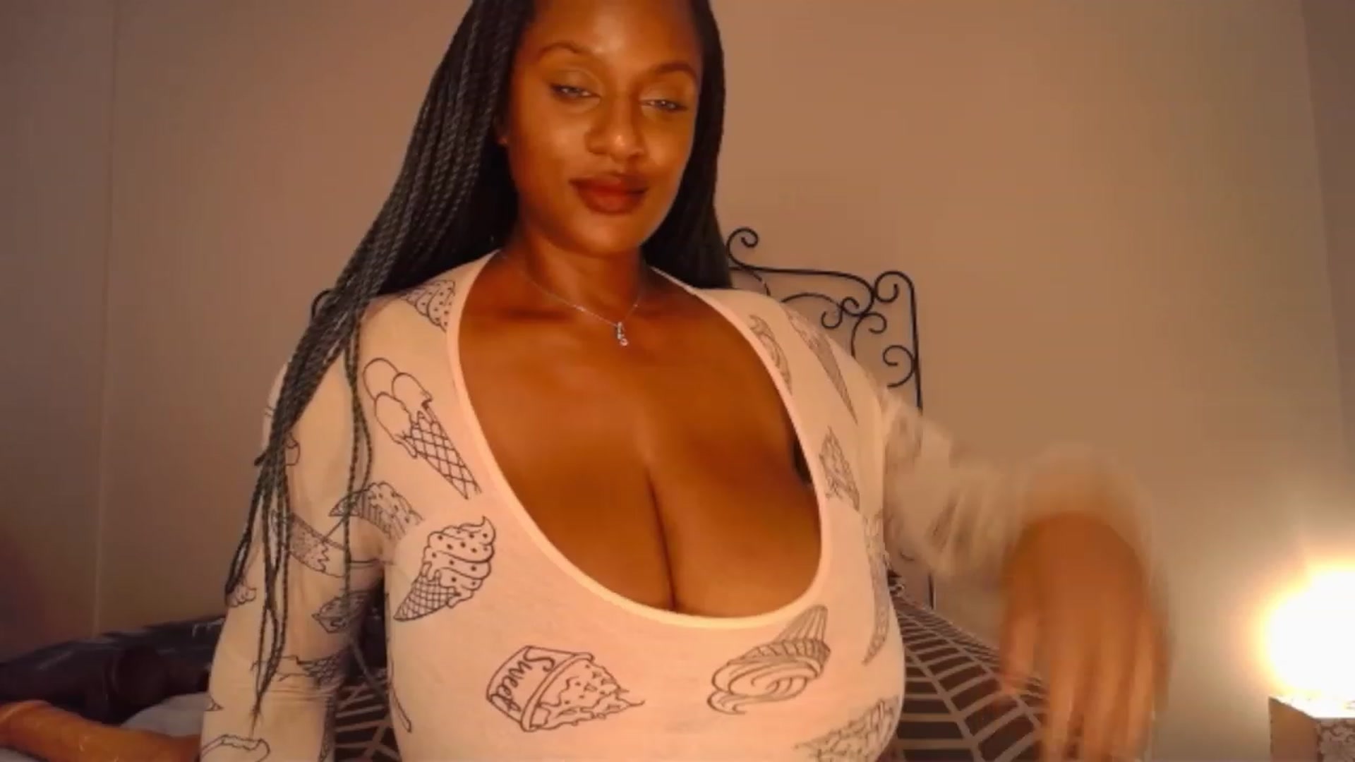 Gallery image thumbnail from TheIconicGirl's myfreecams stream on, 07/22/2023, 16:32 image 10 of 20
