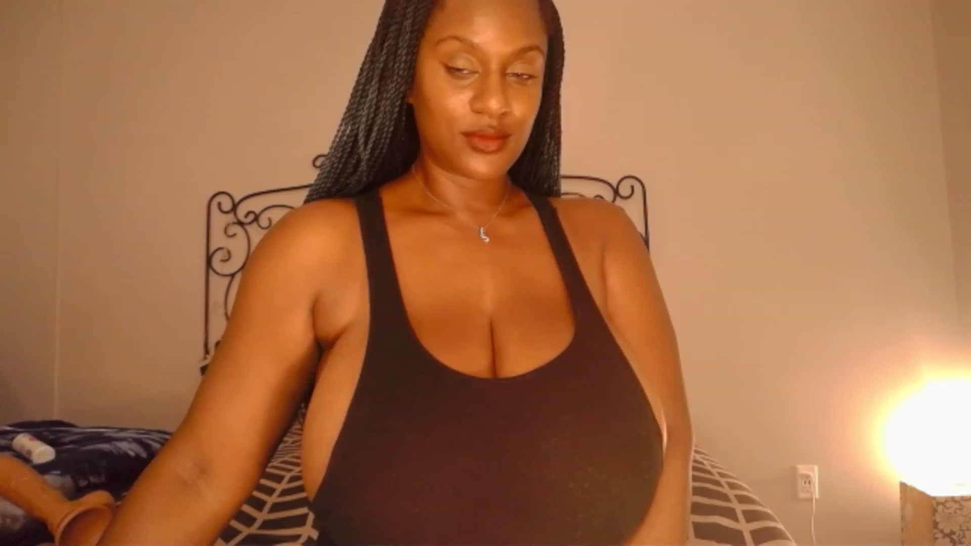 Gallery image thumbnail from TheIconicGirl's myfreecams stream on, 07/24/2023, 23:34 image 12 of 20