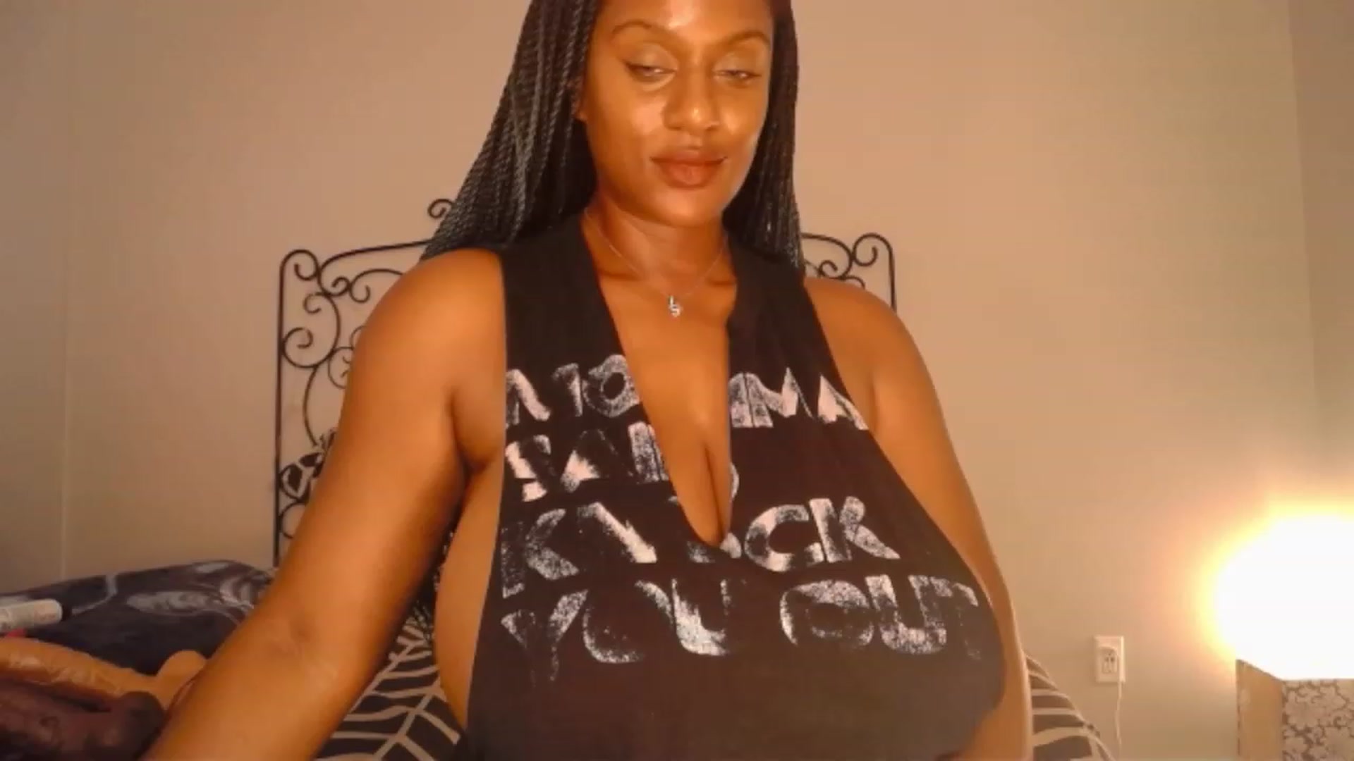 Gallery image thumbnail from TheIconicGirl's myfreecams stream on, 07/25/2023, 19:01 image 14 of 20