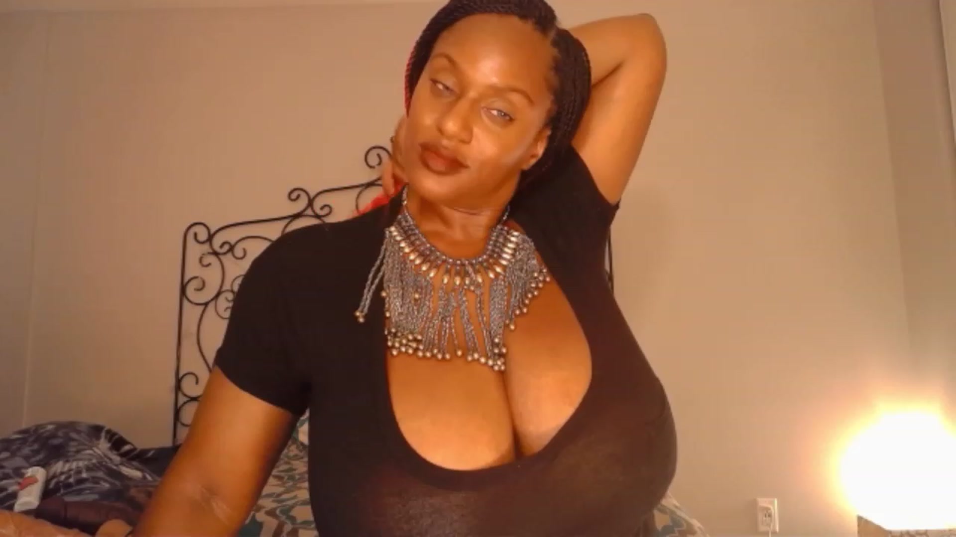 Gallery image thumbnail from TheIconicGirl's myfreecams stream on, 08/07/2023, 22:18 image 6 of 20