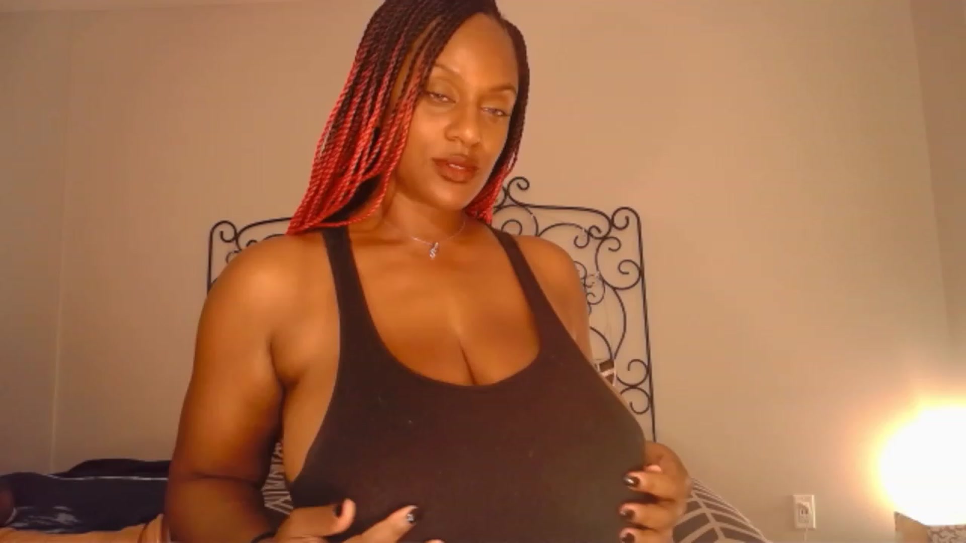 Gallery image thumbnail from TheIconicGirl's myfreecams stream on, 08/10/2023, 17:59 image 7 of 20
