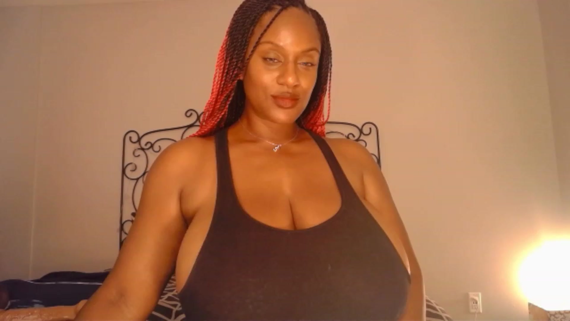 Gallery image thumbnail from TheIconicGirl's myfreecams stream on, 08/10/2023, 18:35 image 9 of 20