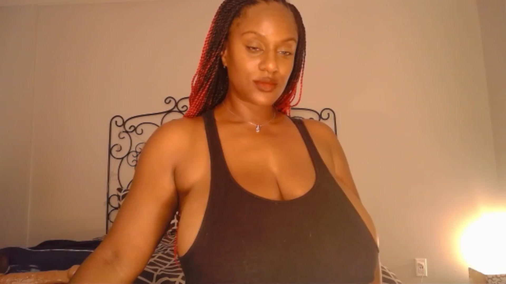 Gallery image thumbnail from TheIconicGirl's myfreecams stream on, 08/10/2023, 18:35 image 3 of 20