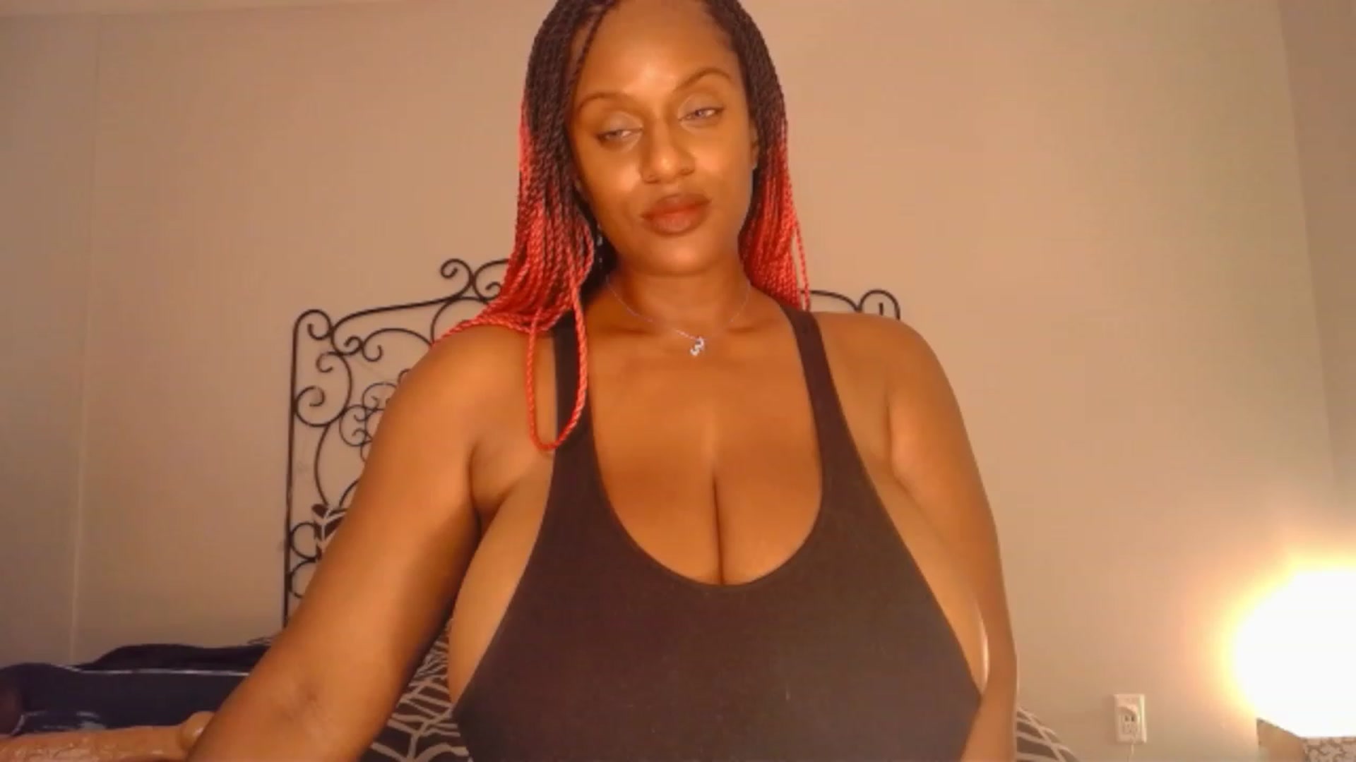 Gallery image thumbnail from TheIconicGirl's myfreecams stream on, 08/10/2023, 18:35 image 14 of 20