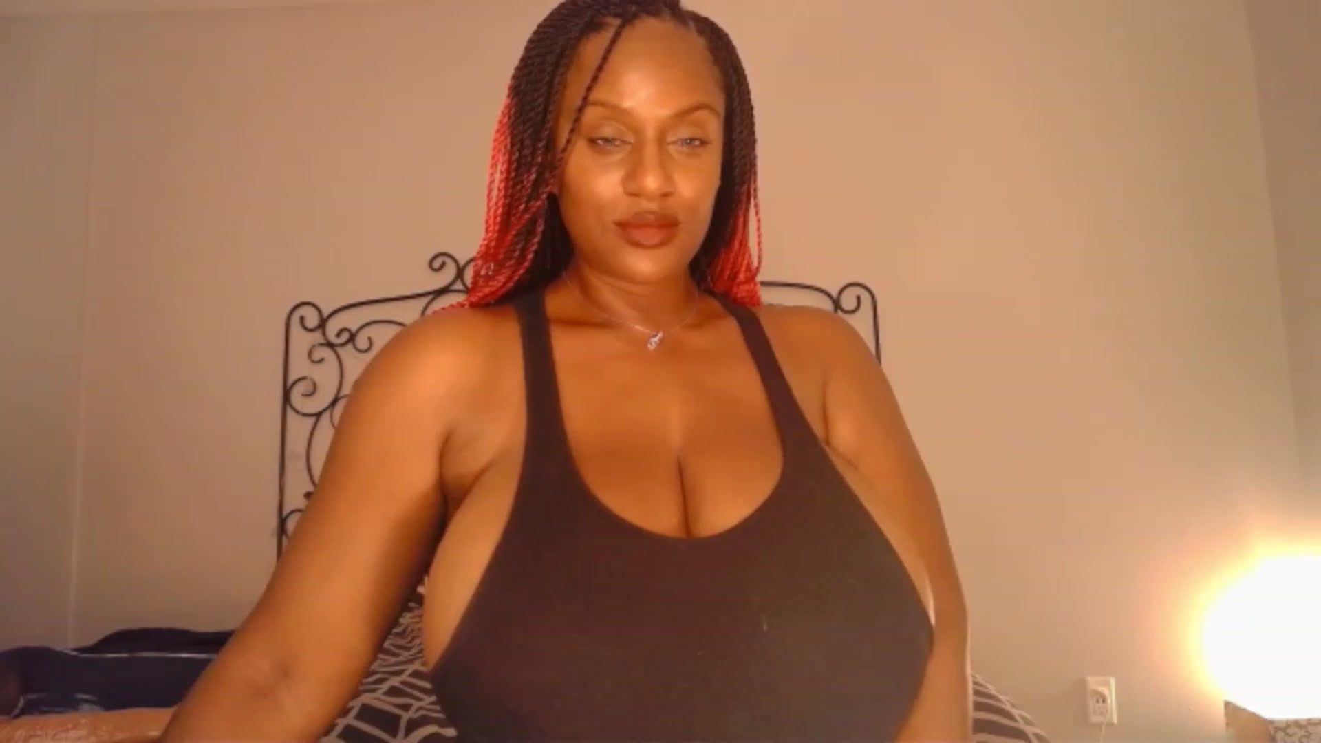 Gallery image thumbnail from TheIconicGirl's myfreecams stream on, 08/10/2023, 18:35 image 8 of 20