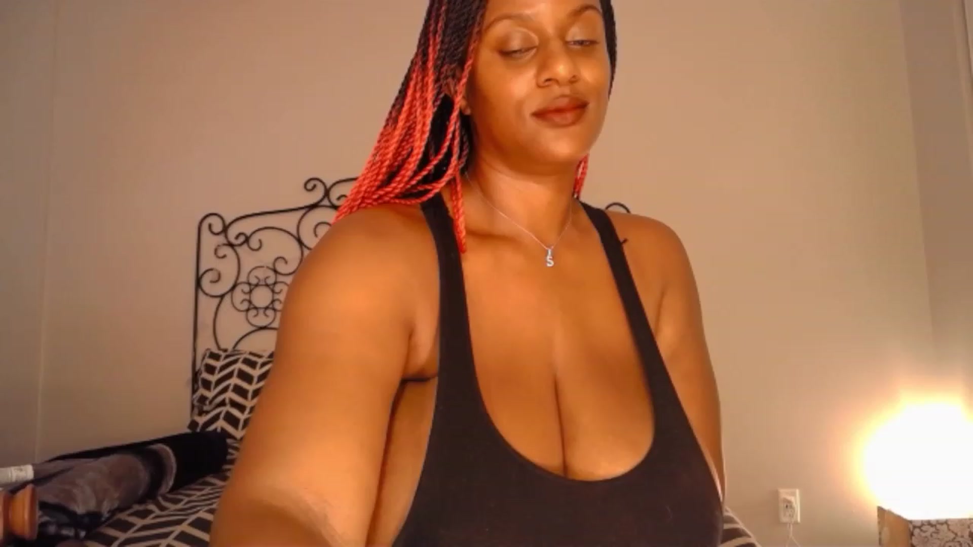 Gallery image thumbnail from TheIconicGirl's myfreecams stream on, 08/17/2023, 17:56 image 7 of 20