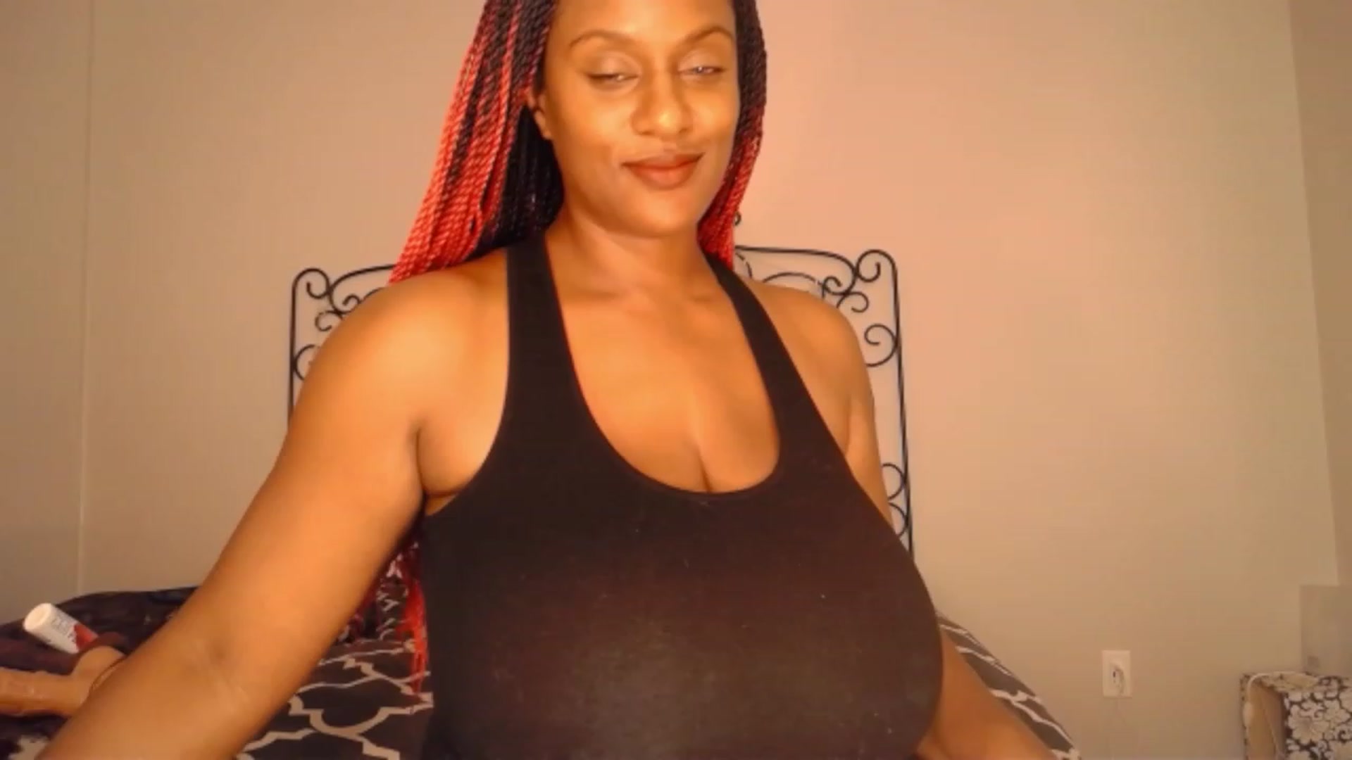 Gallery image thumbnail from TheIconicGirl's myfreecams stream on, 08/21/2023, 23:56 image 6 of 20