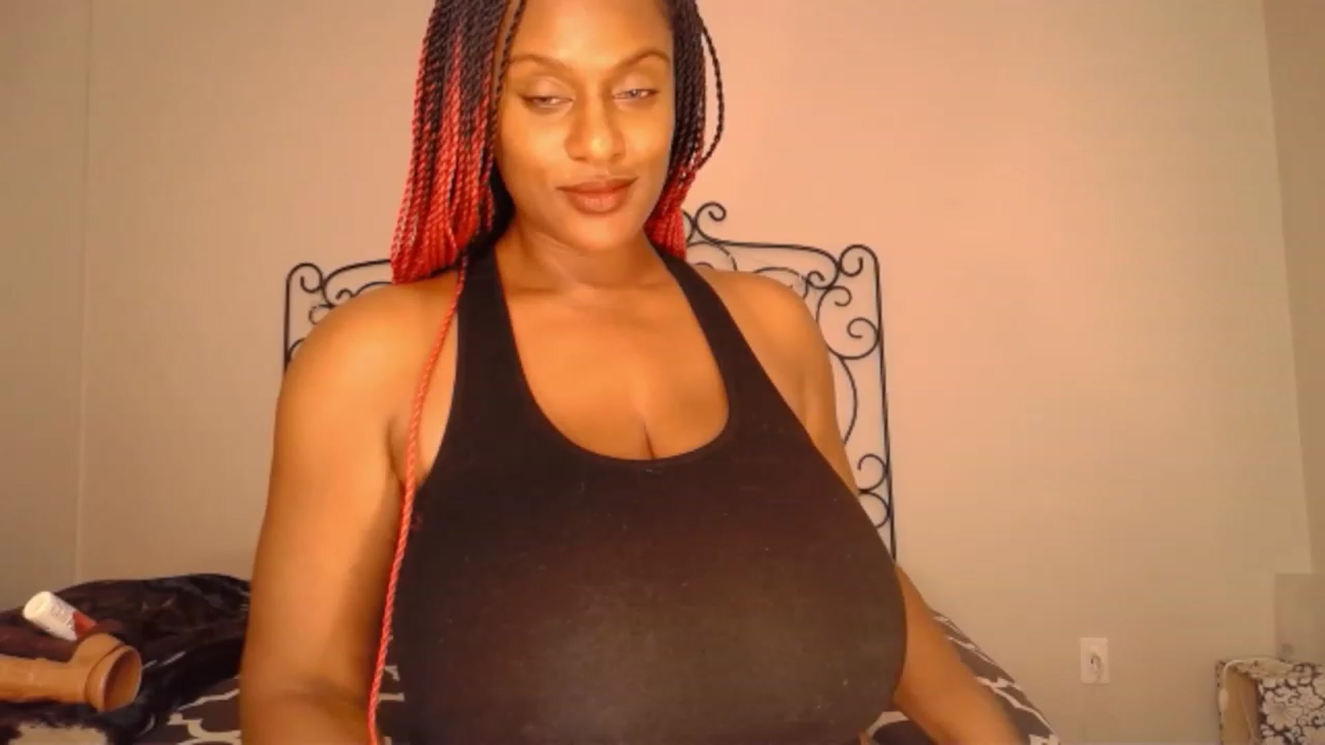 Gallery image thumbnail from TheIconicGirl's myfreecams stream on, 08/21/2023, 23:56 image 7 of 20