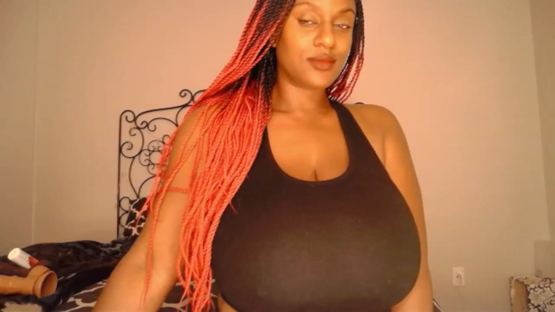 Gallery image thumbnail from TheIconicGirl's myfreecams stream on, 08/21/2023, 23:56 image 11 of 20